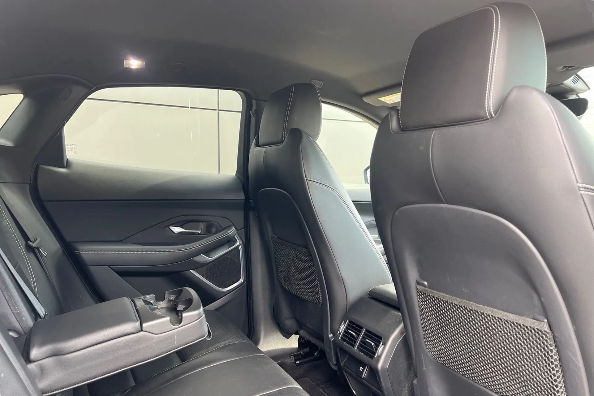 Jaguar E-PACE thumbnail image number 31