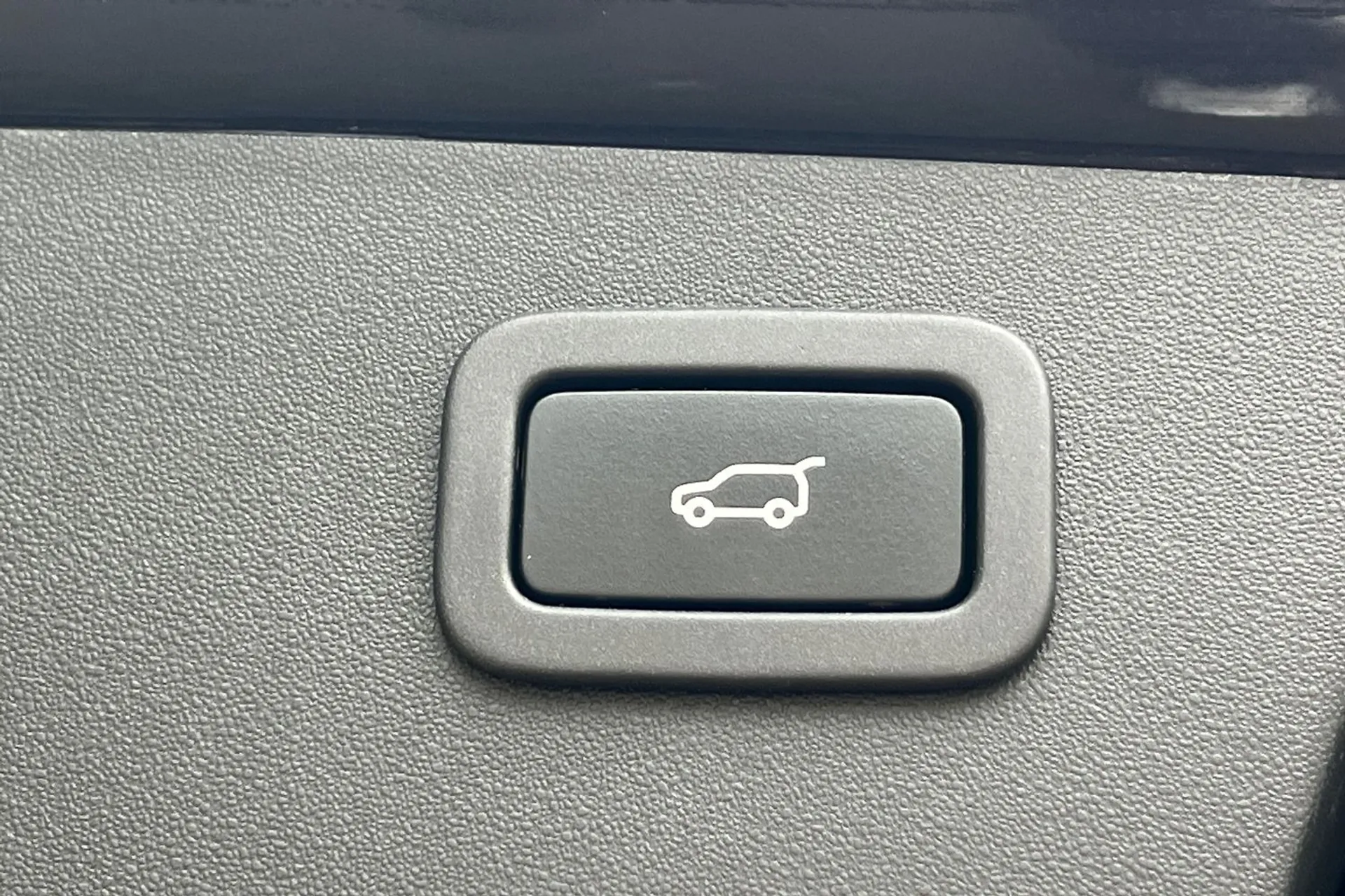 Jaguar E-PACE thumbnail image number 26