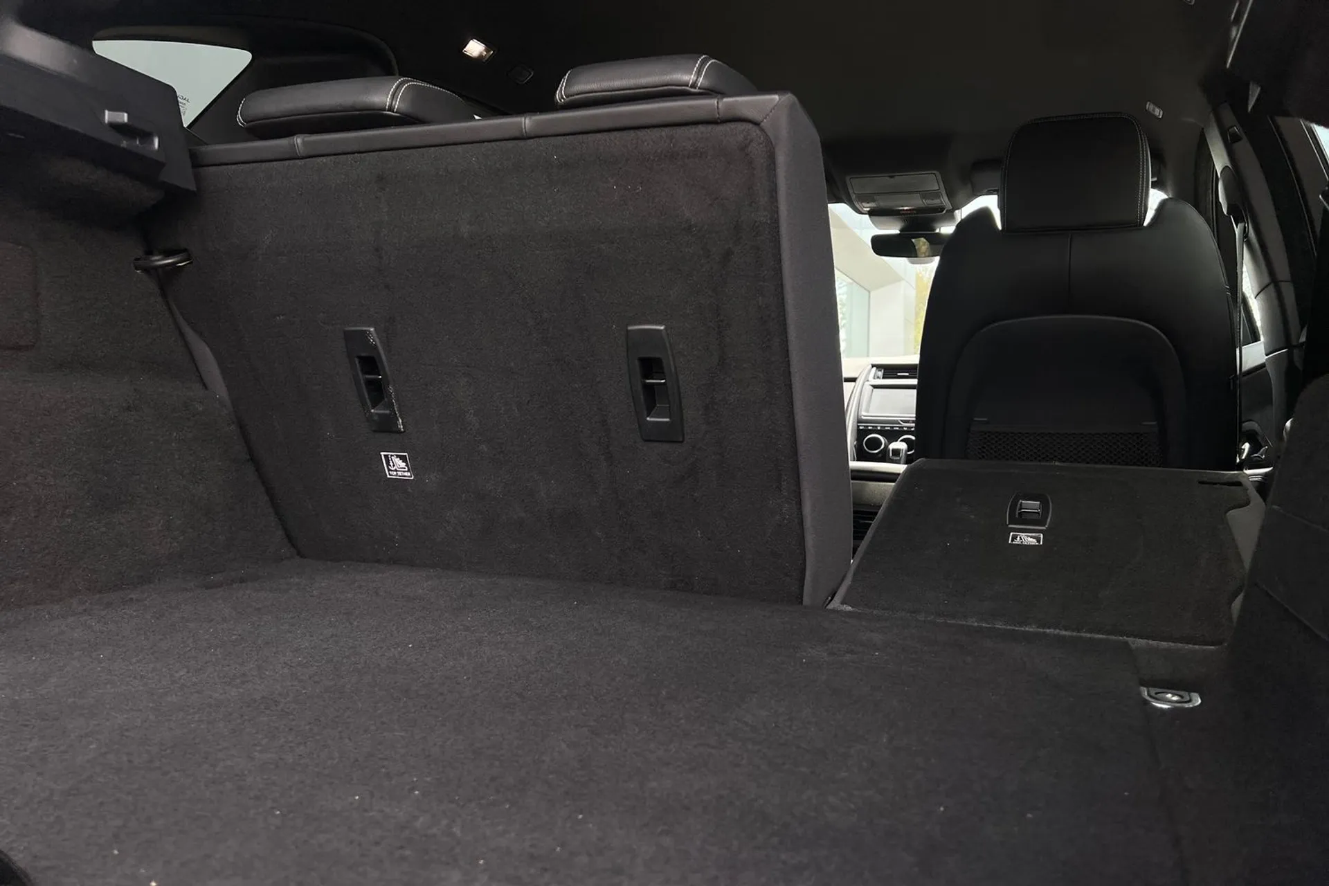 Jaguar E-PACE thumbnail image number 28