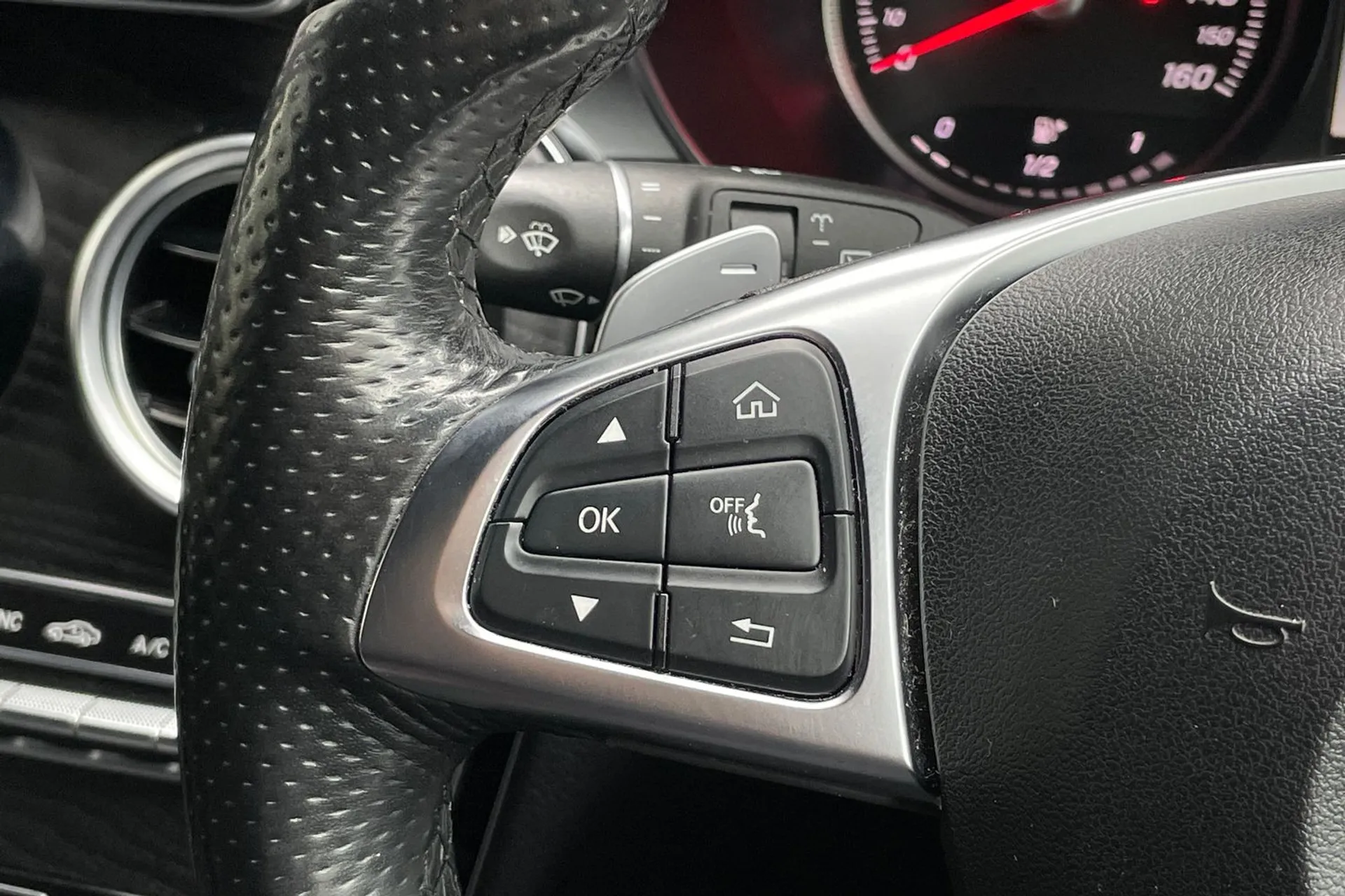 MERCEDES-BENZ GLC thumbnail image number 55