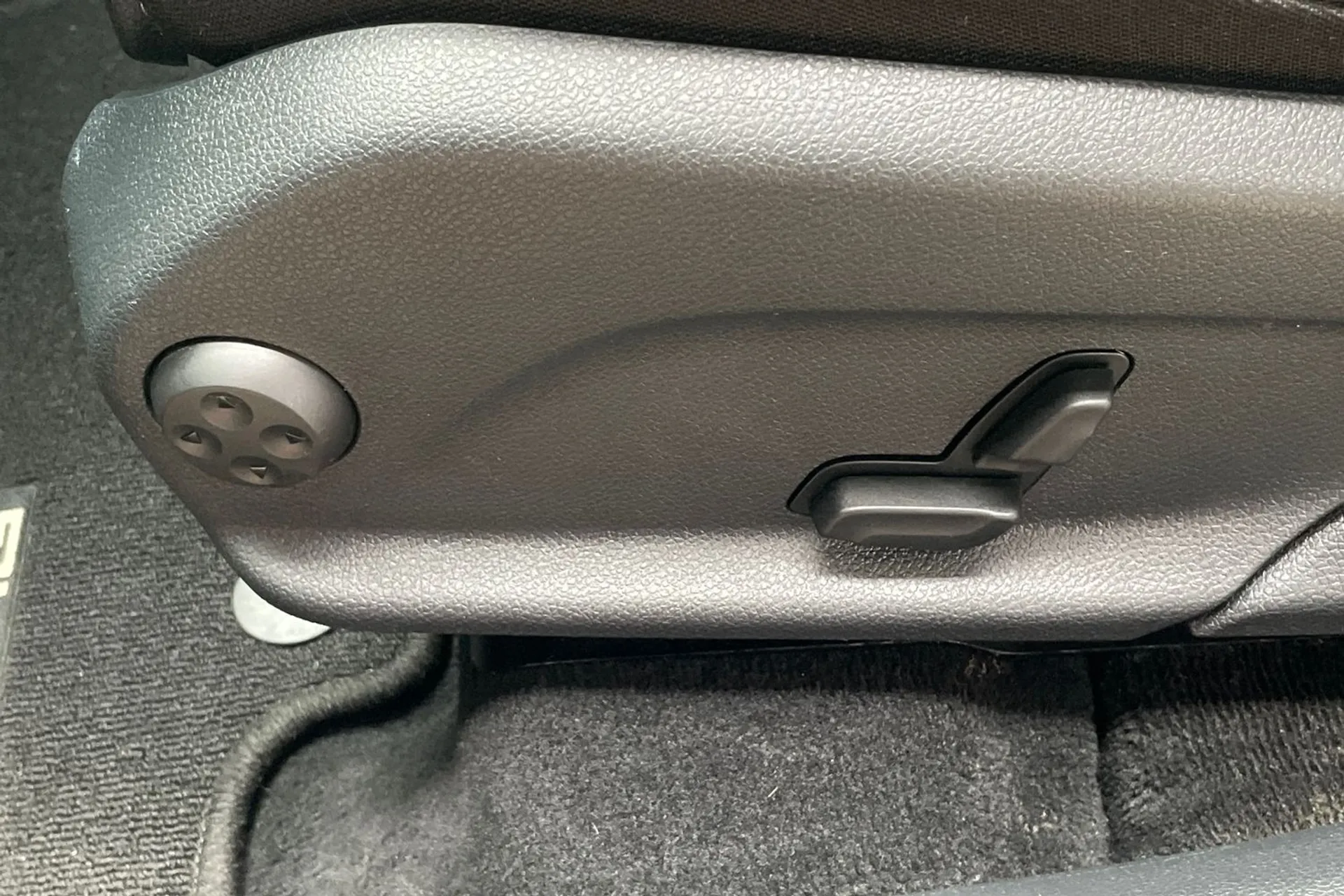 MERCEDES-BENZ GLC thumbnail image number 28