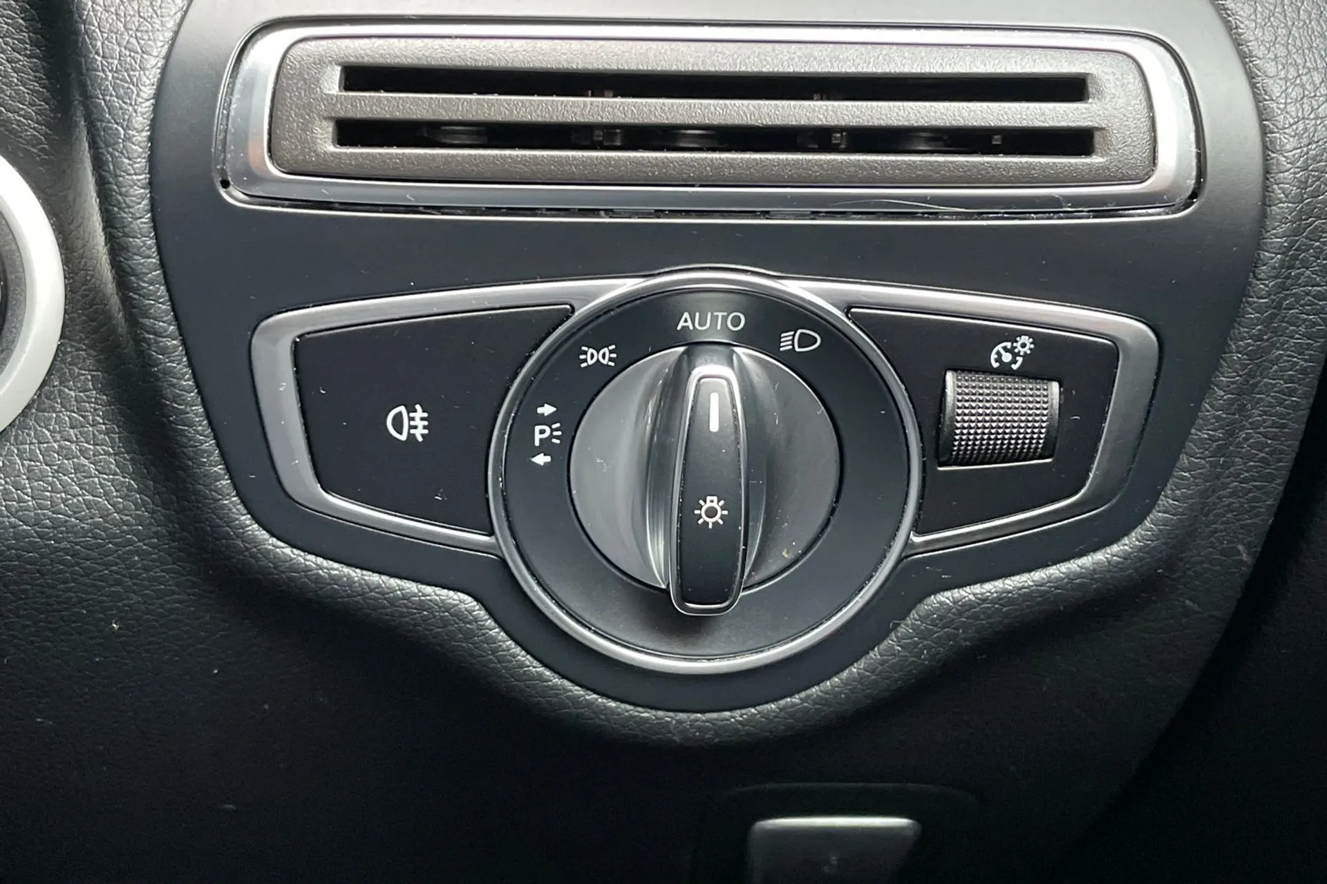 MERCEDES-BENZ GLC thumbnail image number 53