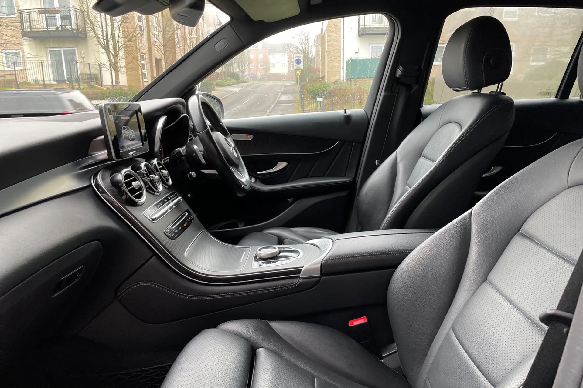 MERCEDES-BENZ GLC thumbnail image number 27