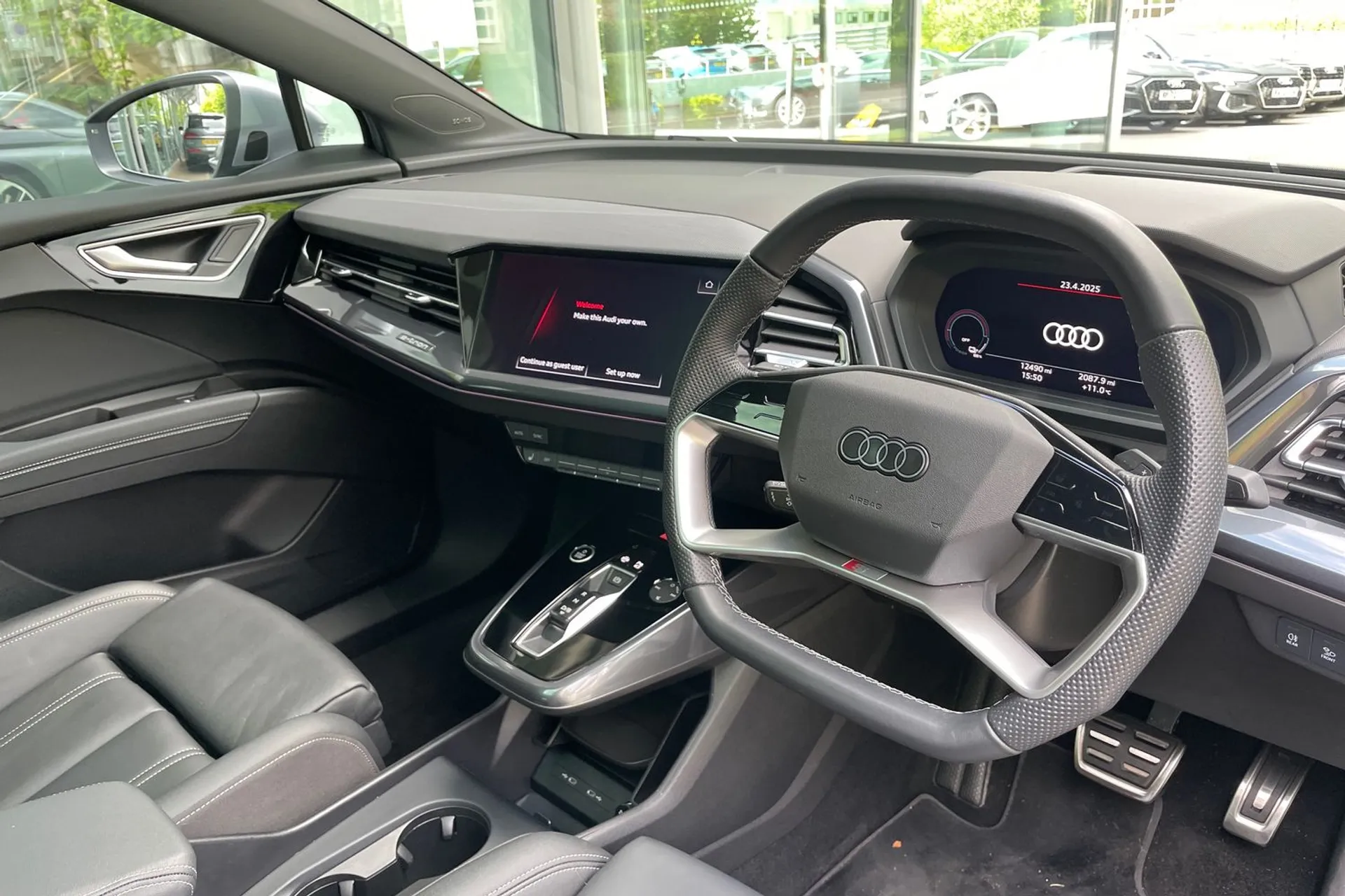 Audi Q4 thumbnail image number 26