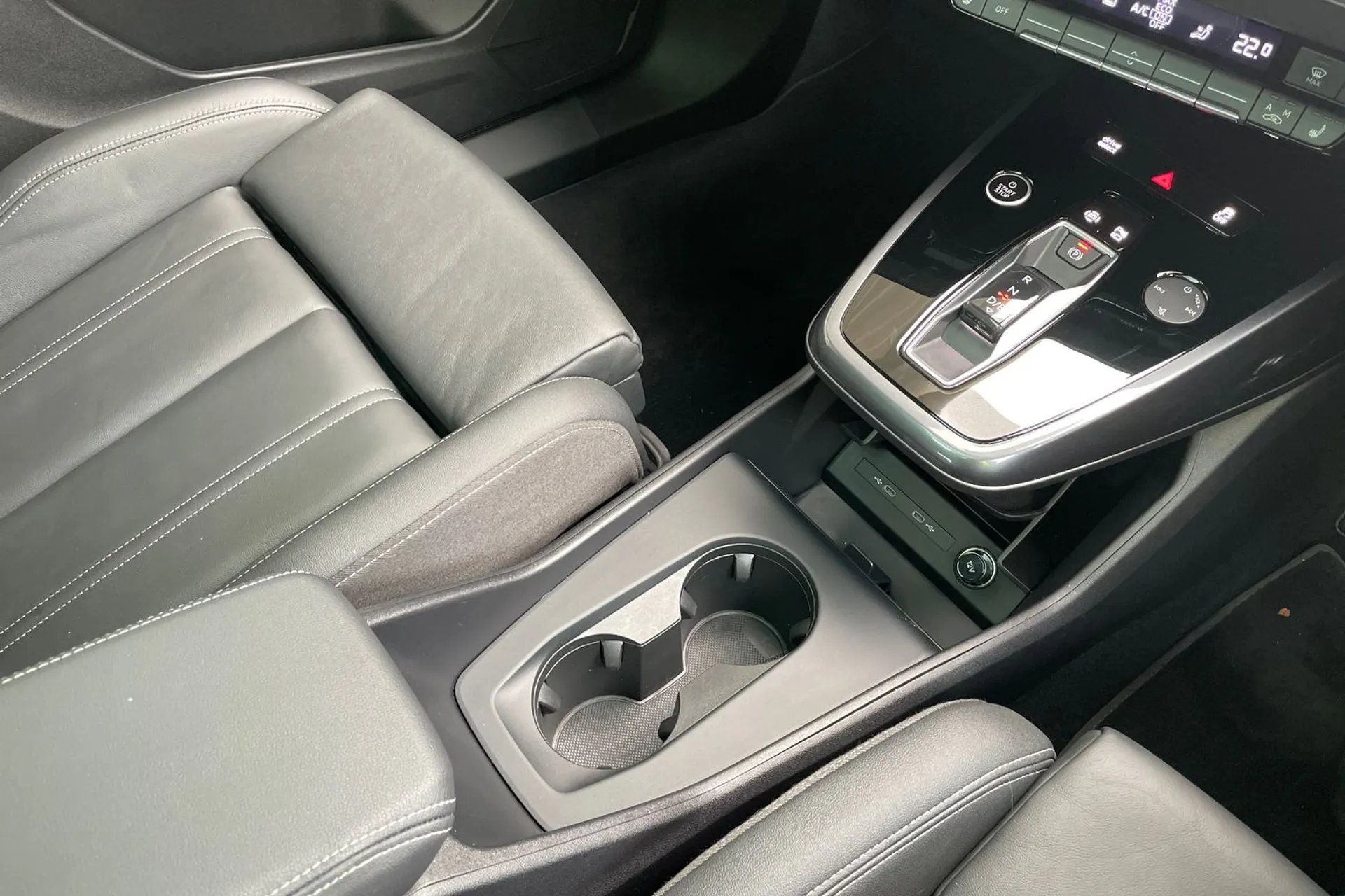 Audi Q4 thumbnail image number 40