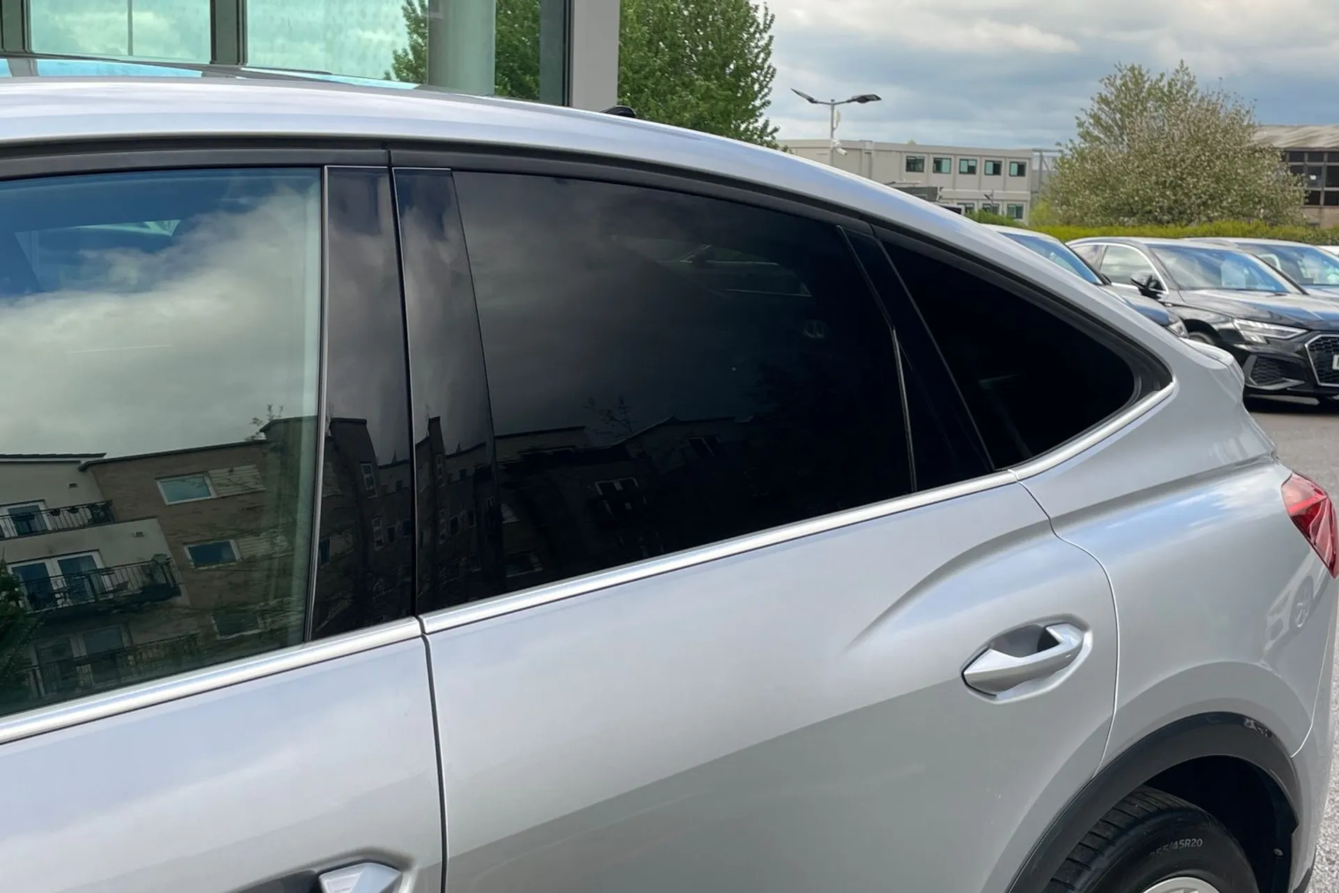 Audi Q4 thumbnail image number 13