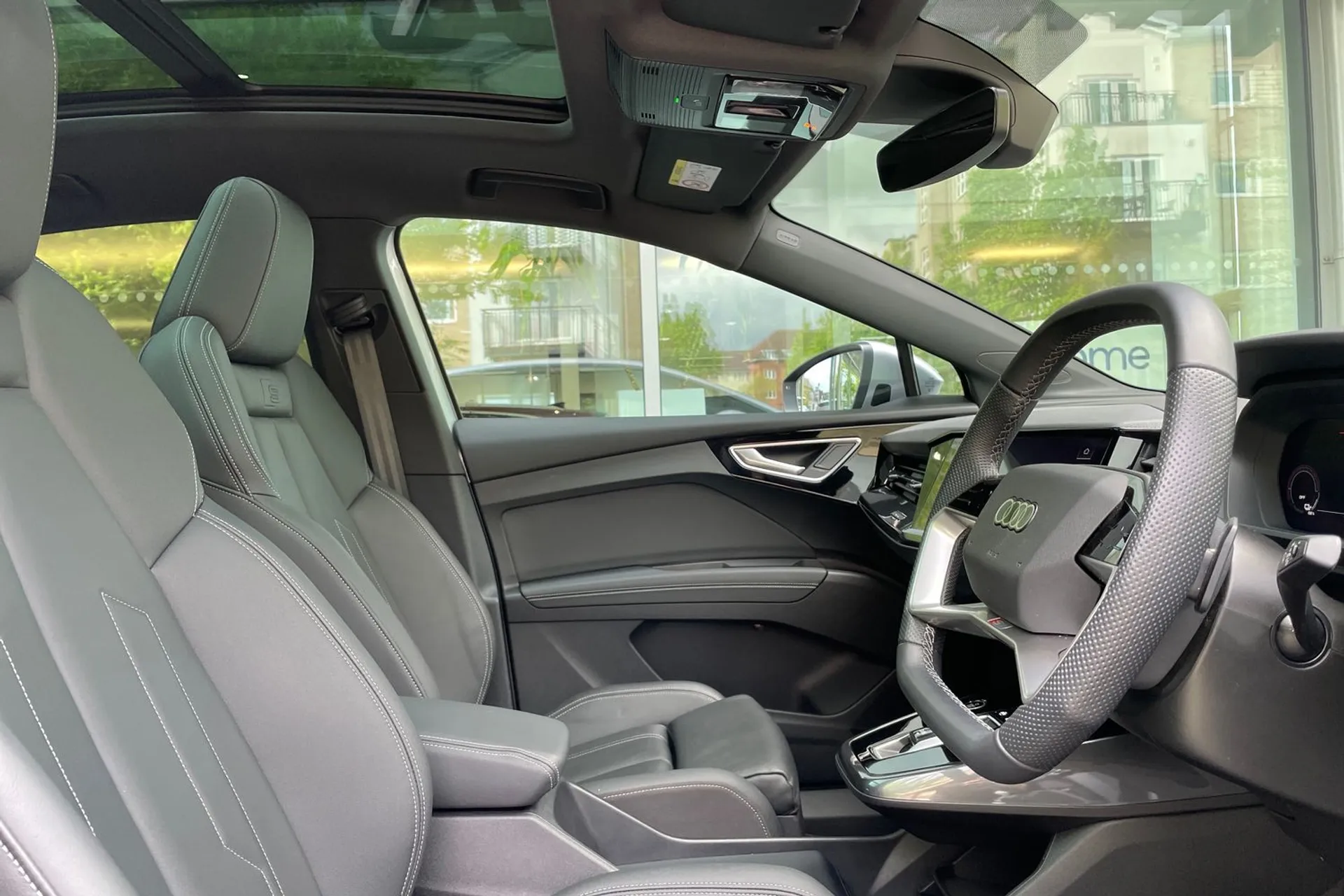 Audi Q4 thumbnail image number 25