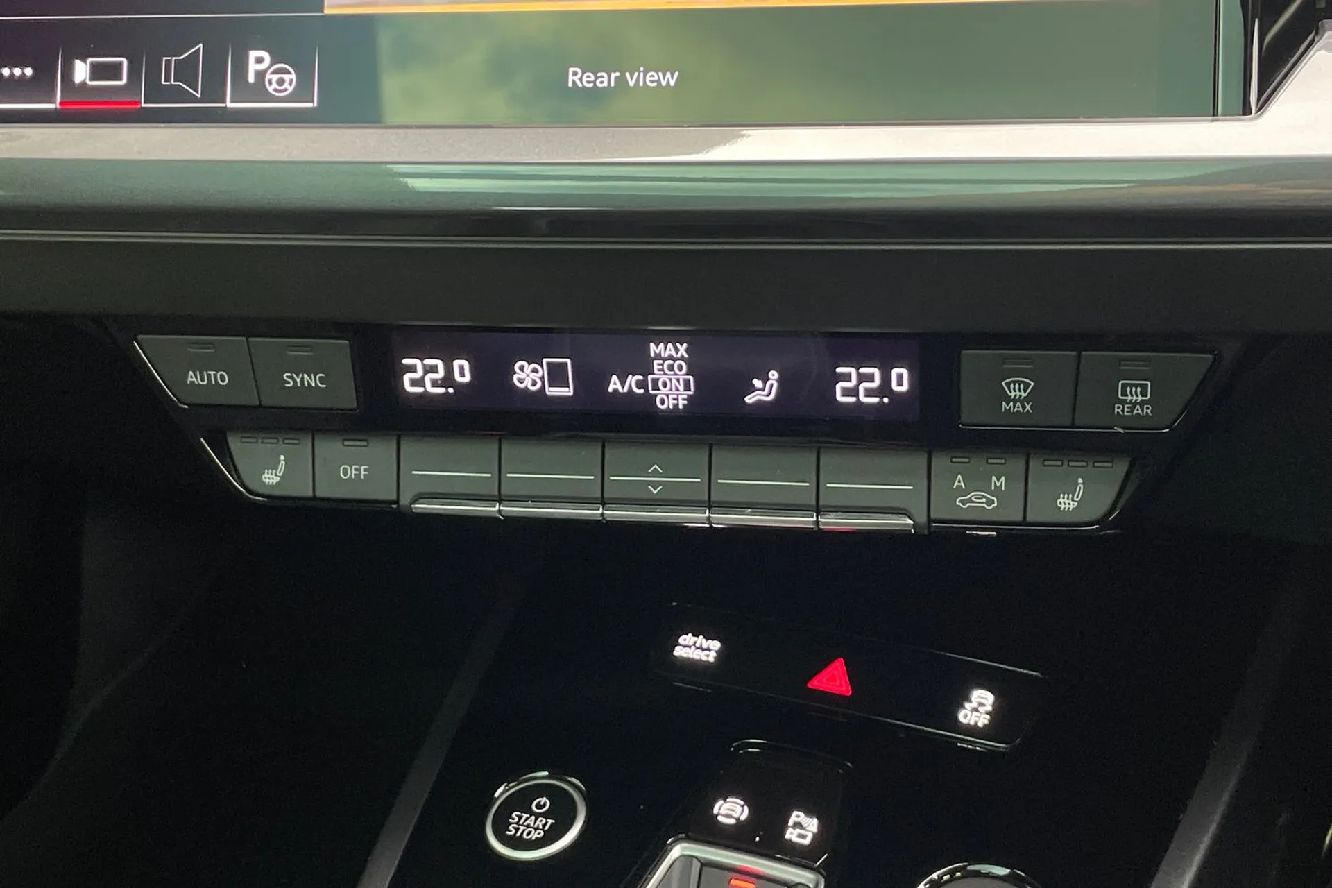 Audi Q4 thumbnail image number 38
