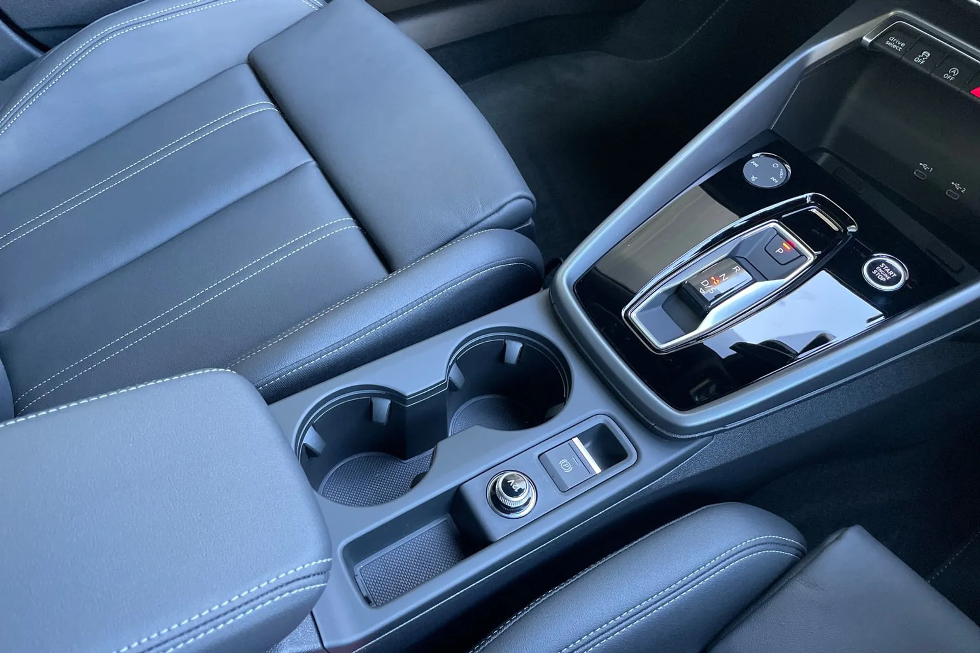 Audi A3 thumbnail image number 40