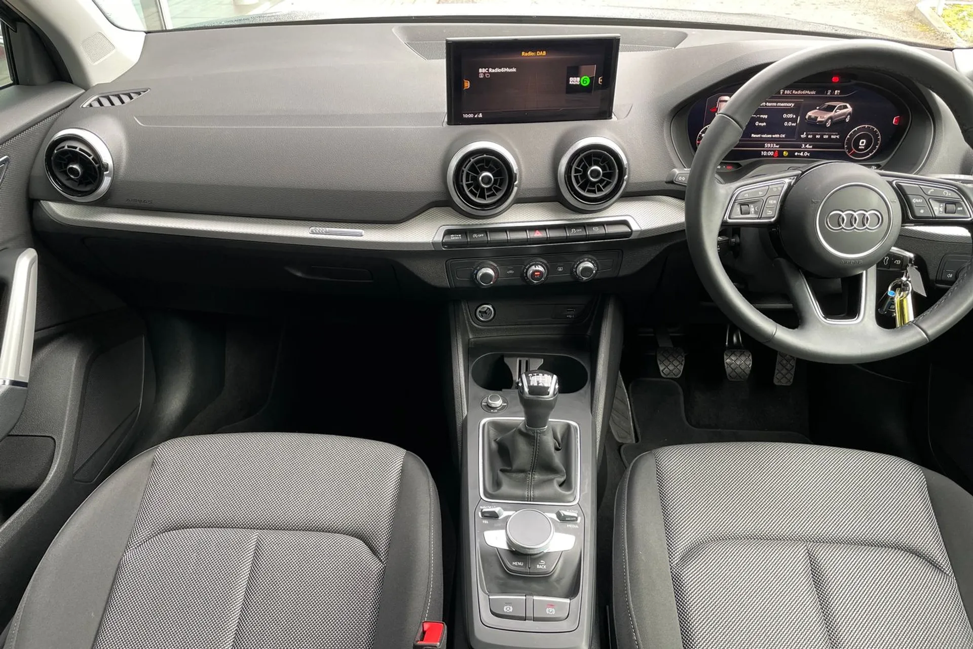 Audi Q2 thumbnail image number 34
