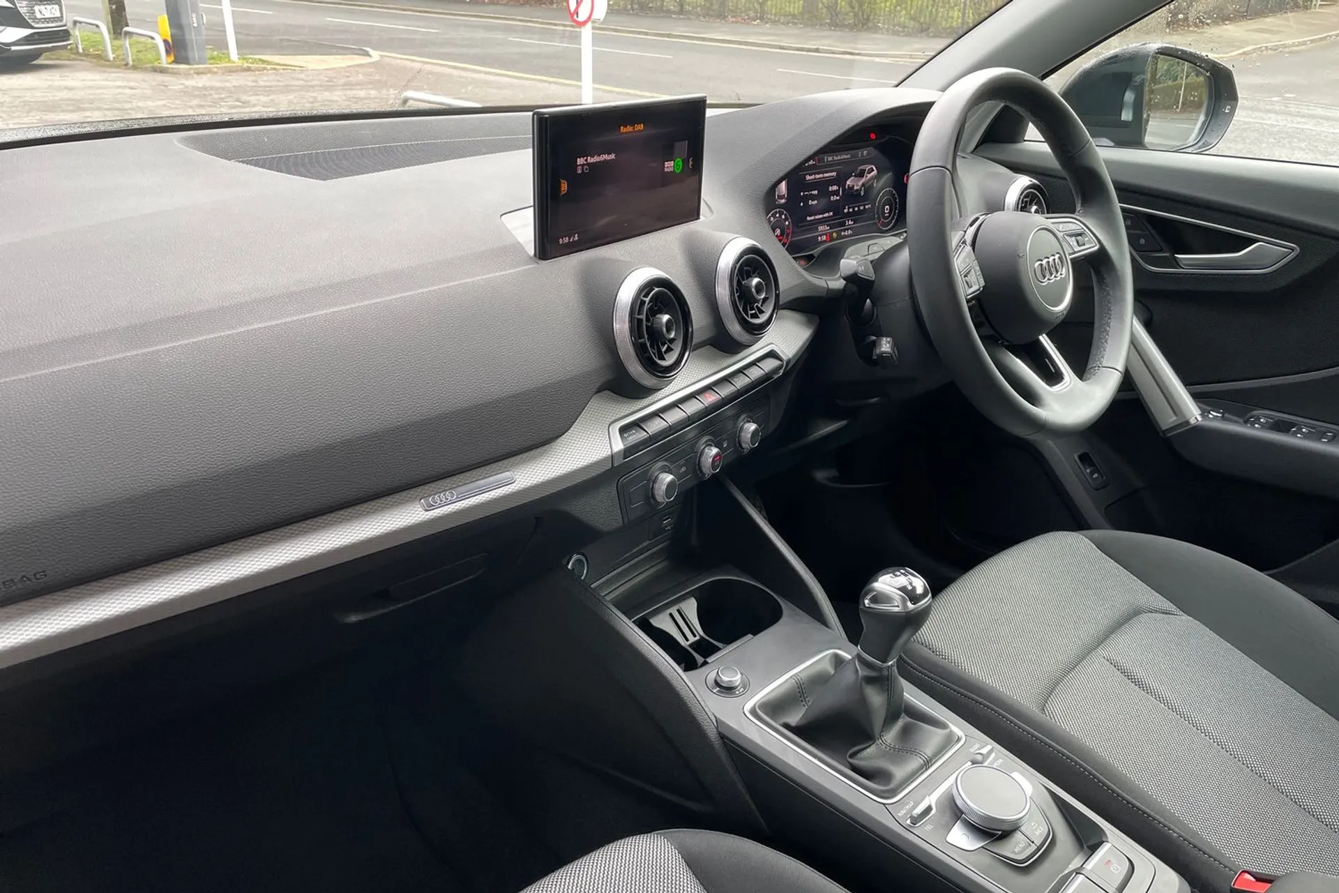 Audi Q2 thumbnail image number 26