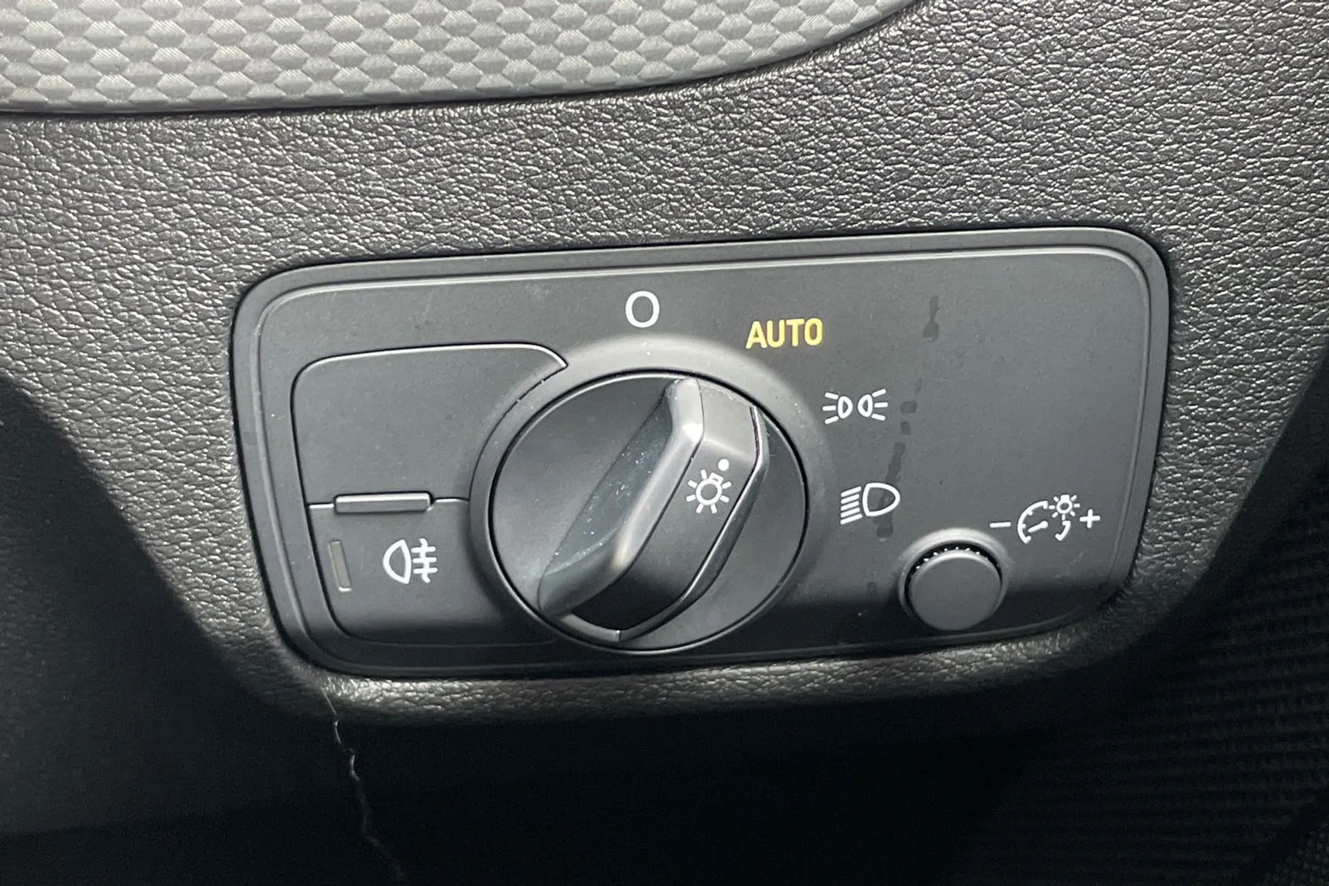 Audi Q2 thumbnail image number 54