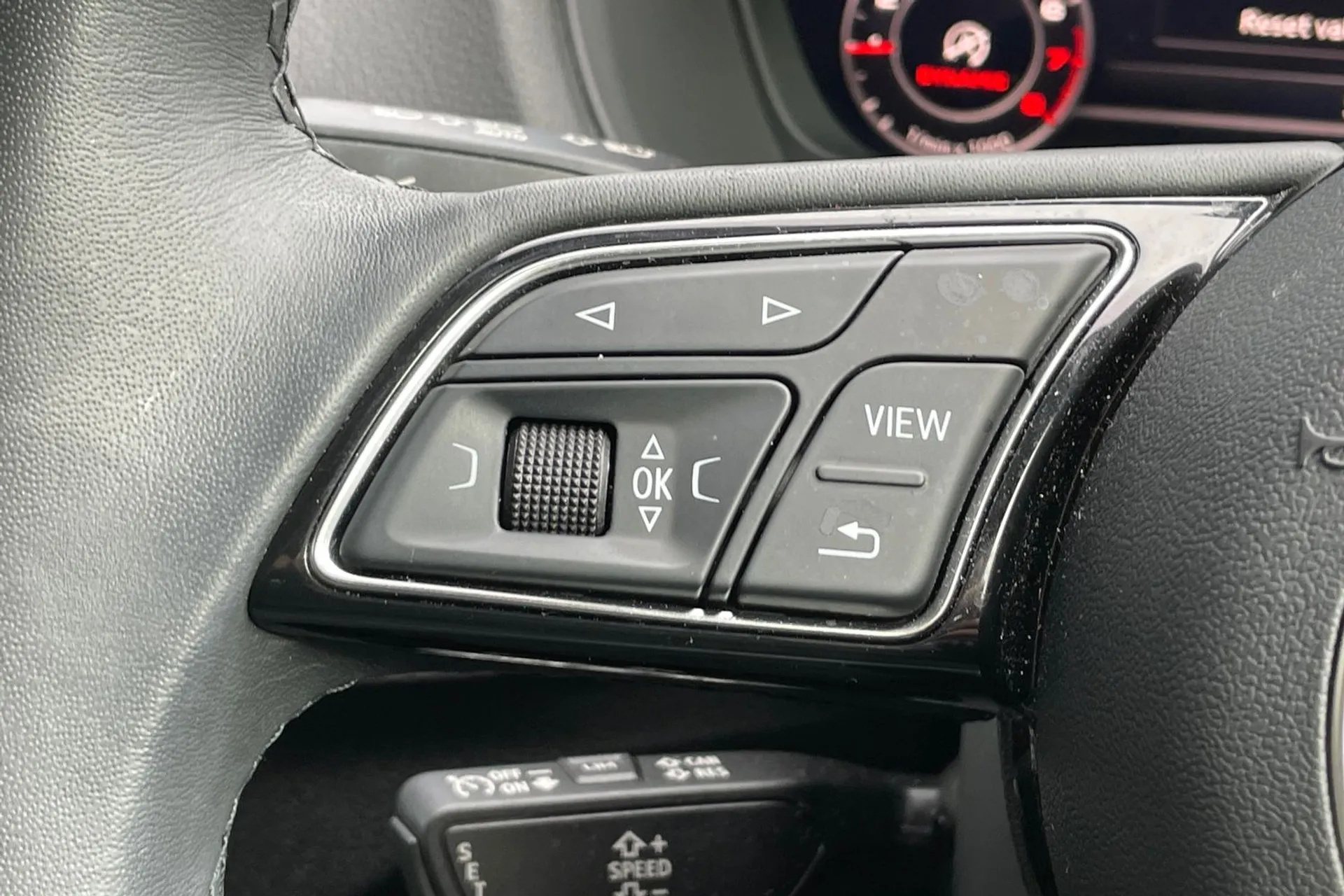Audi Q2 thumbnail image number 35