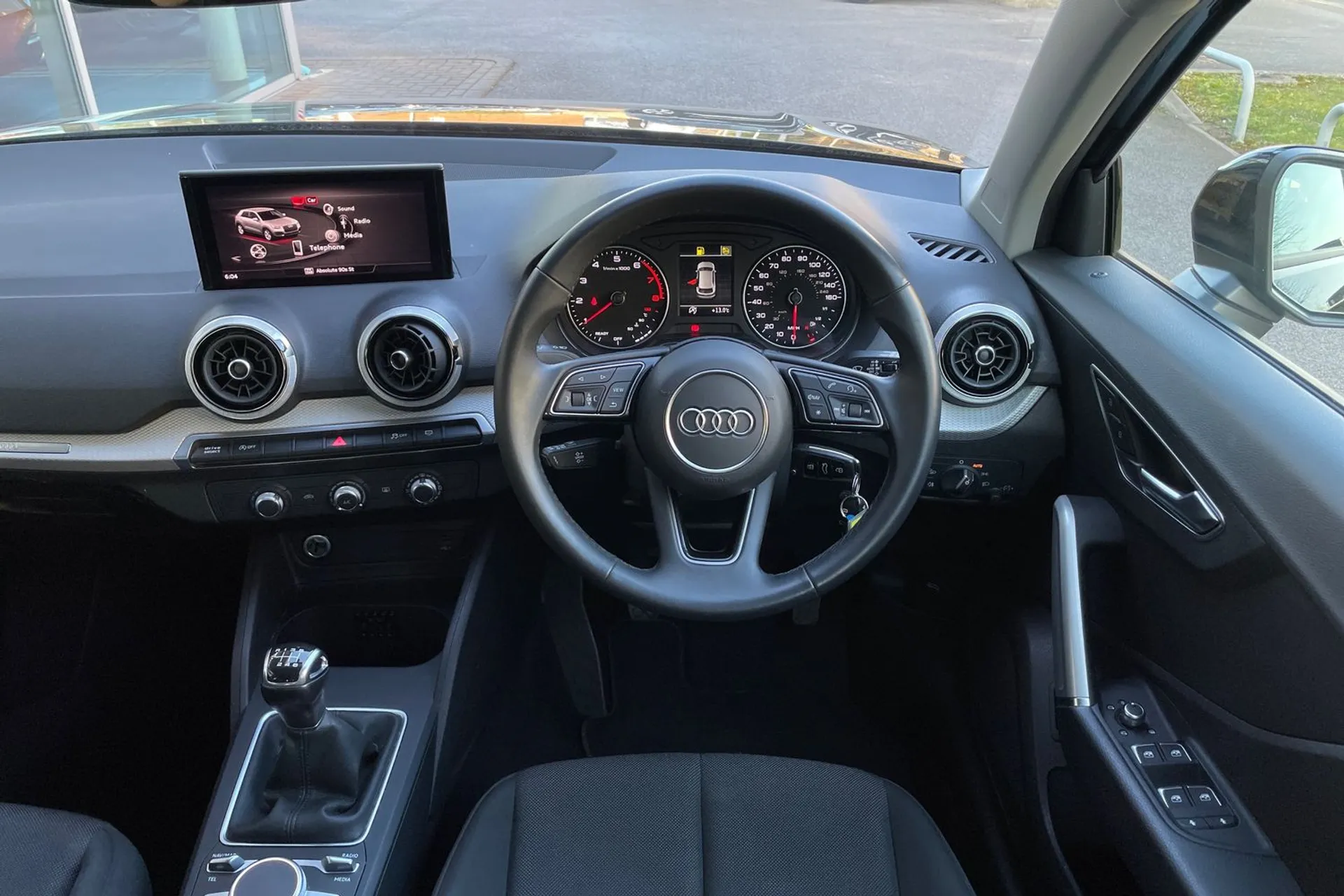 Audi Q2 thumbnail image number 33
