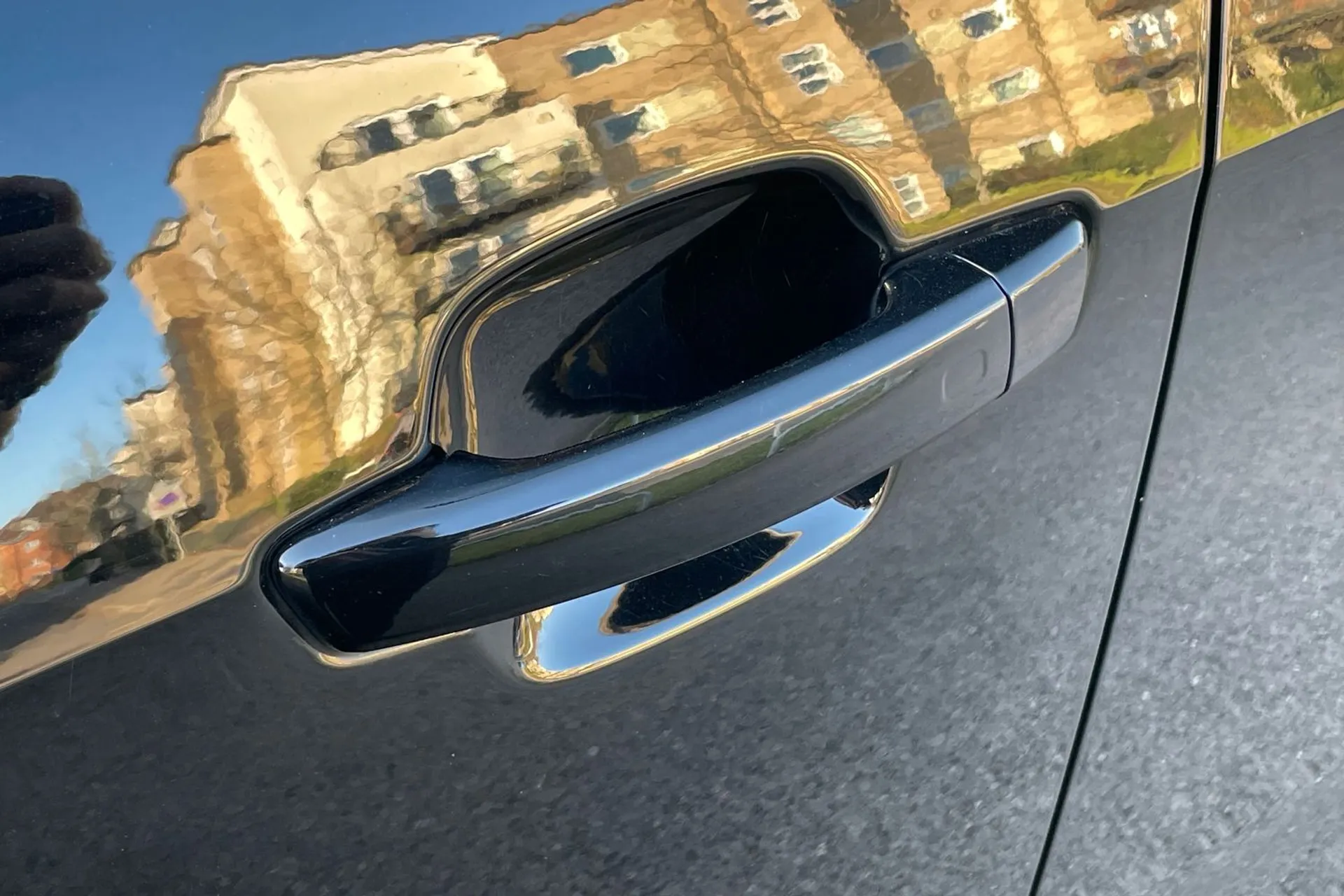 Audi Q2 thumbnail image number 14