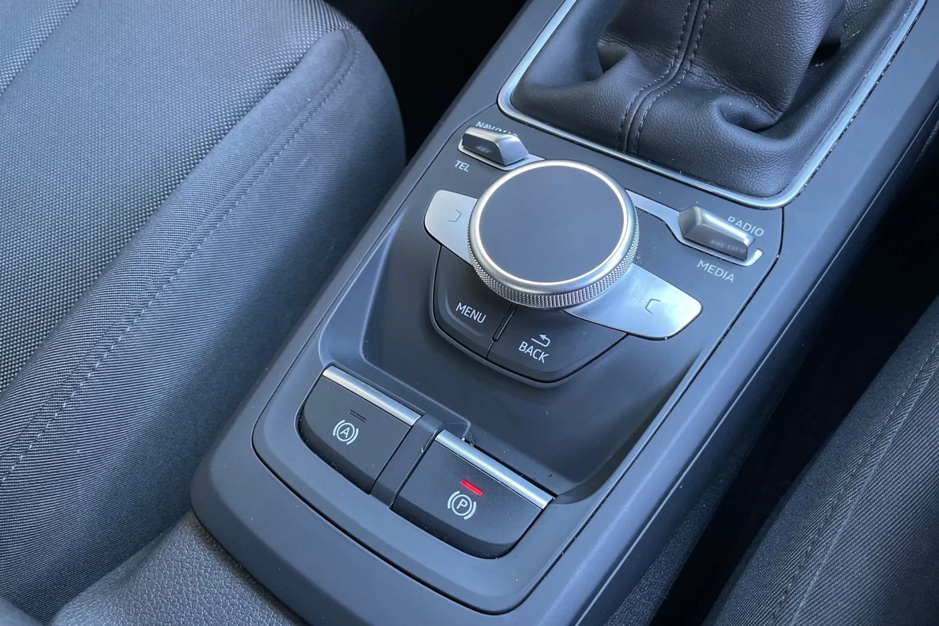 Audi Q2 thumbnail image number 42