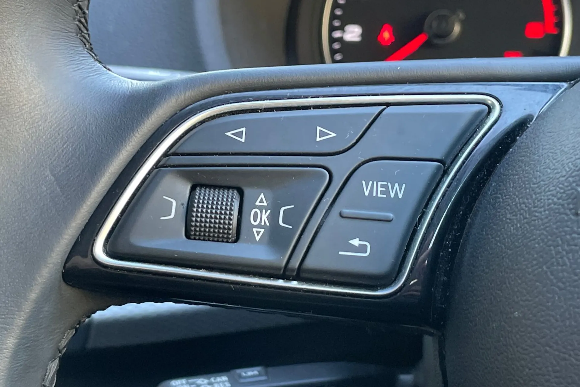 Audi Q2 thumbnail image number 35