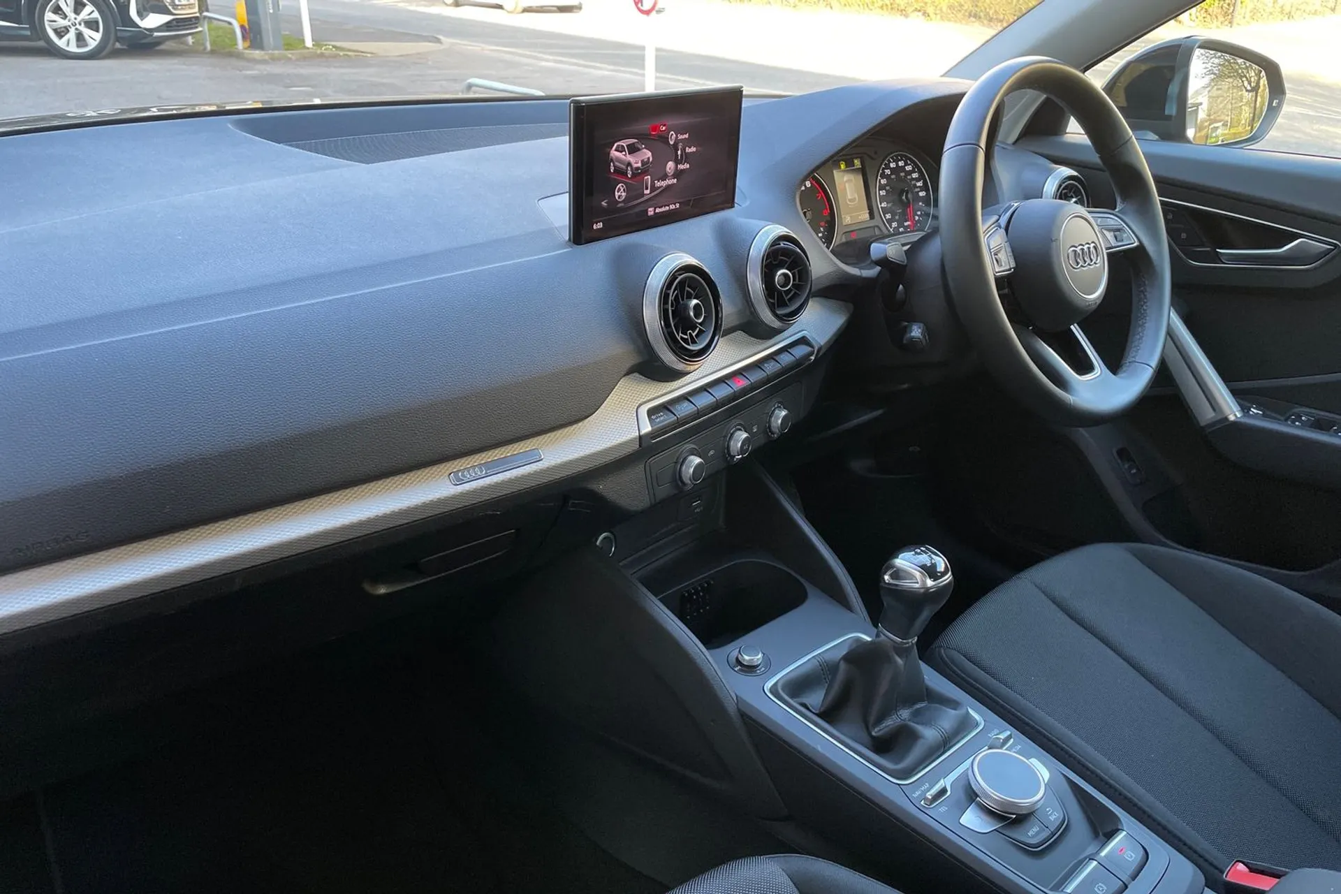 Audi Q2 thumbnail image number 26