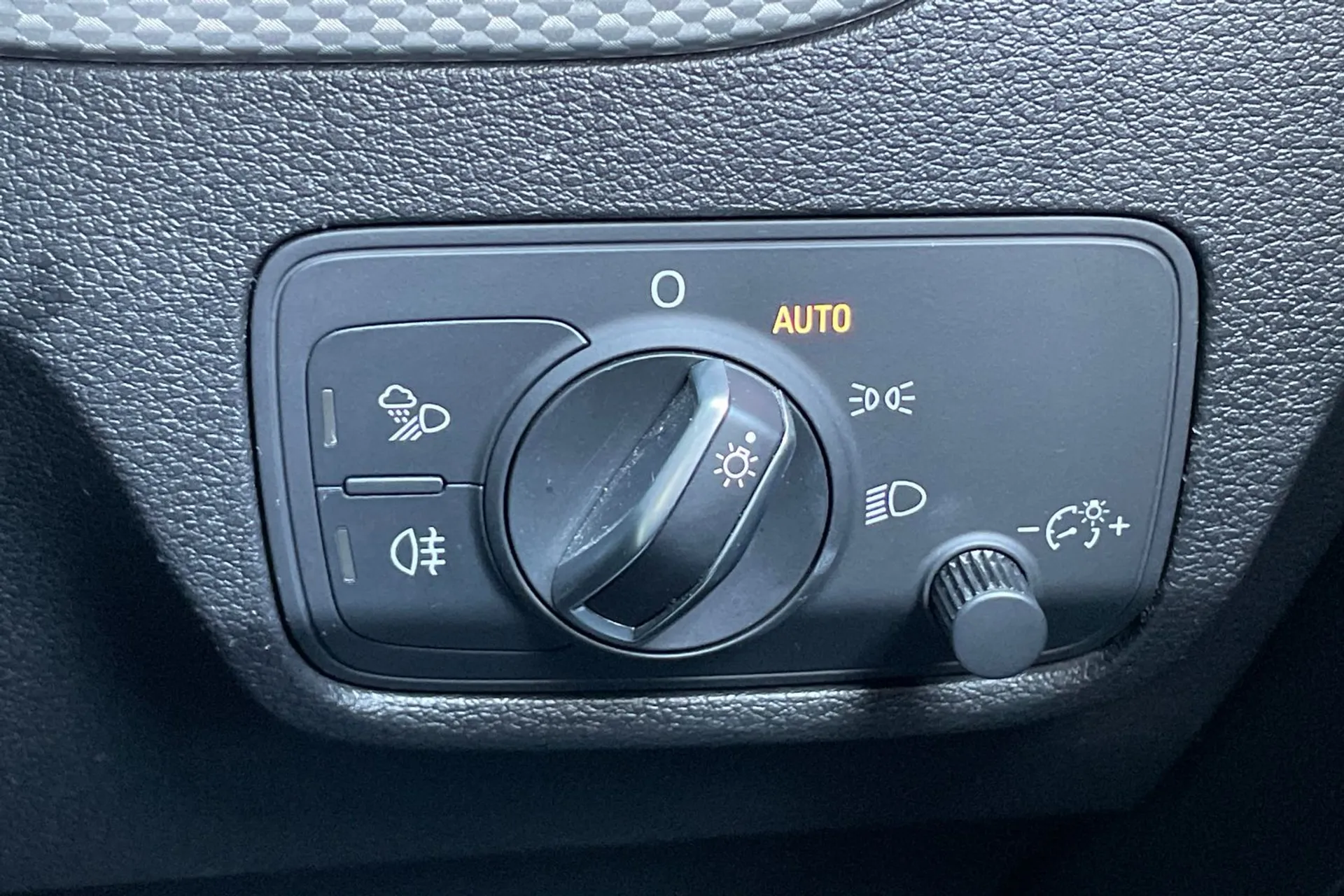 Audi Q2 thumbnail image number 54