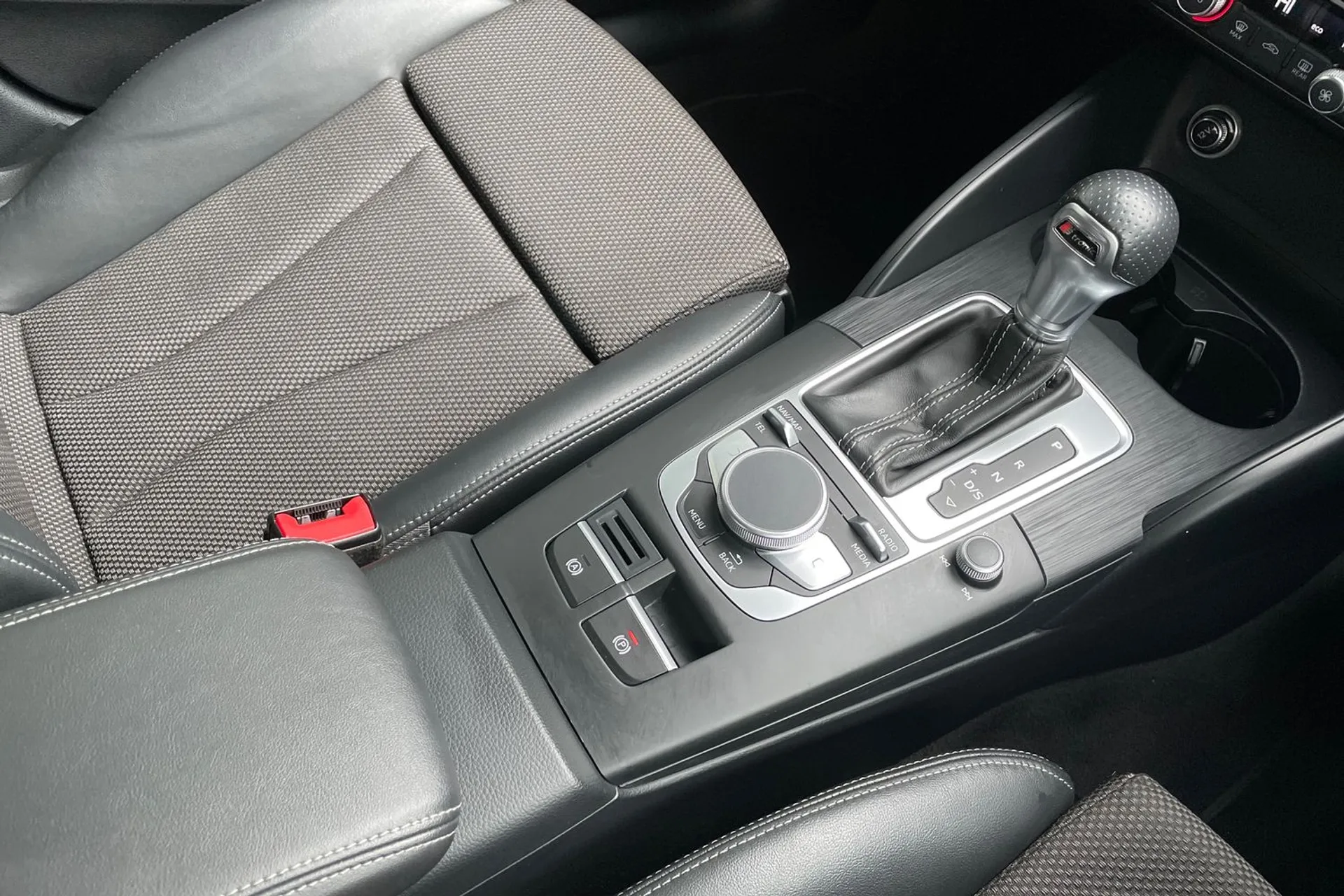 Audi A3 thumbnail image number 40