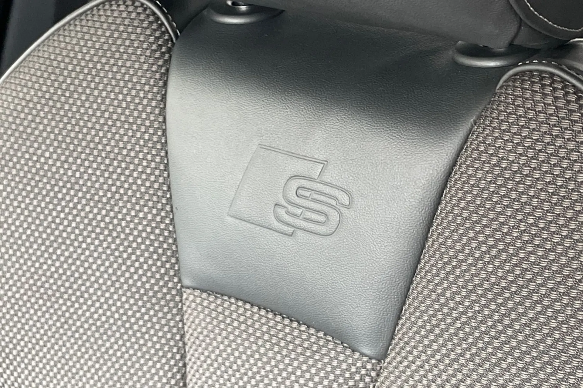 Audi A3 thumbnail image number 28
