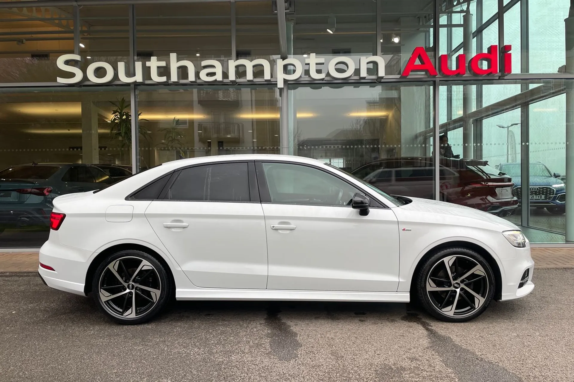 Audi A3 thumbnail image number 2