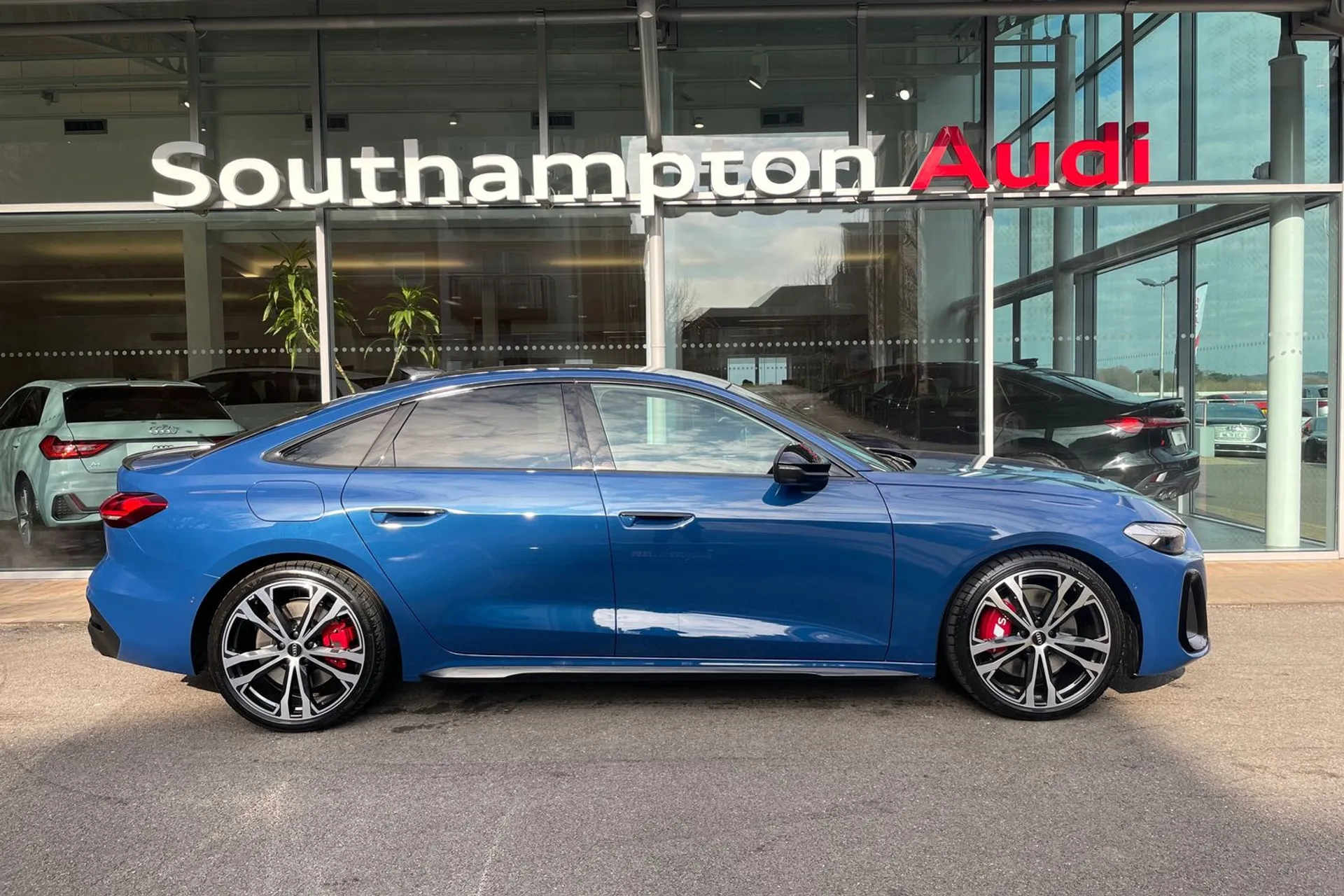 Audi A5 thumbnail image number 2