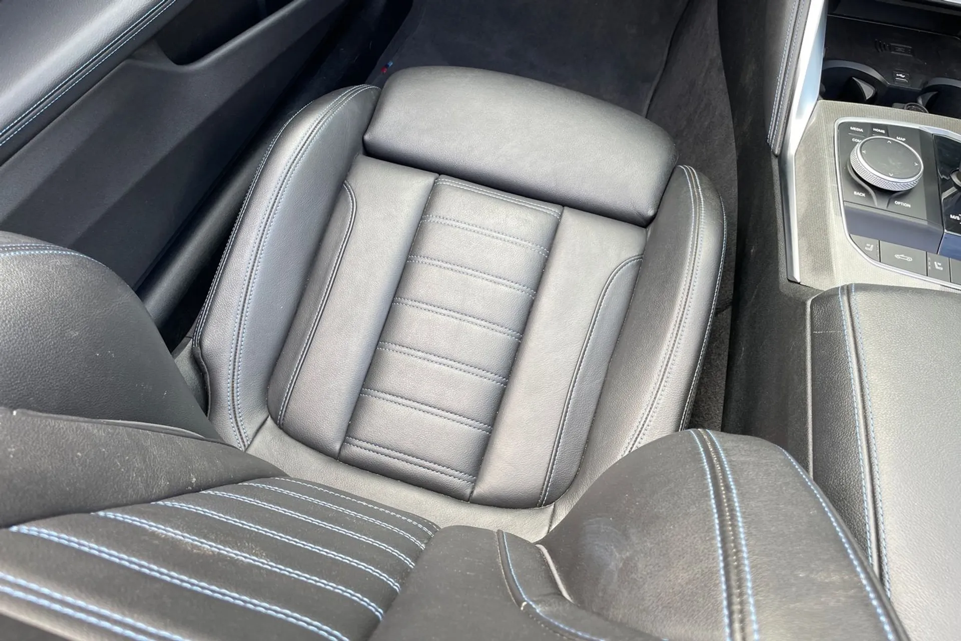 BMW 4 SERIES thumbnail image number 33