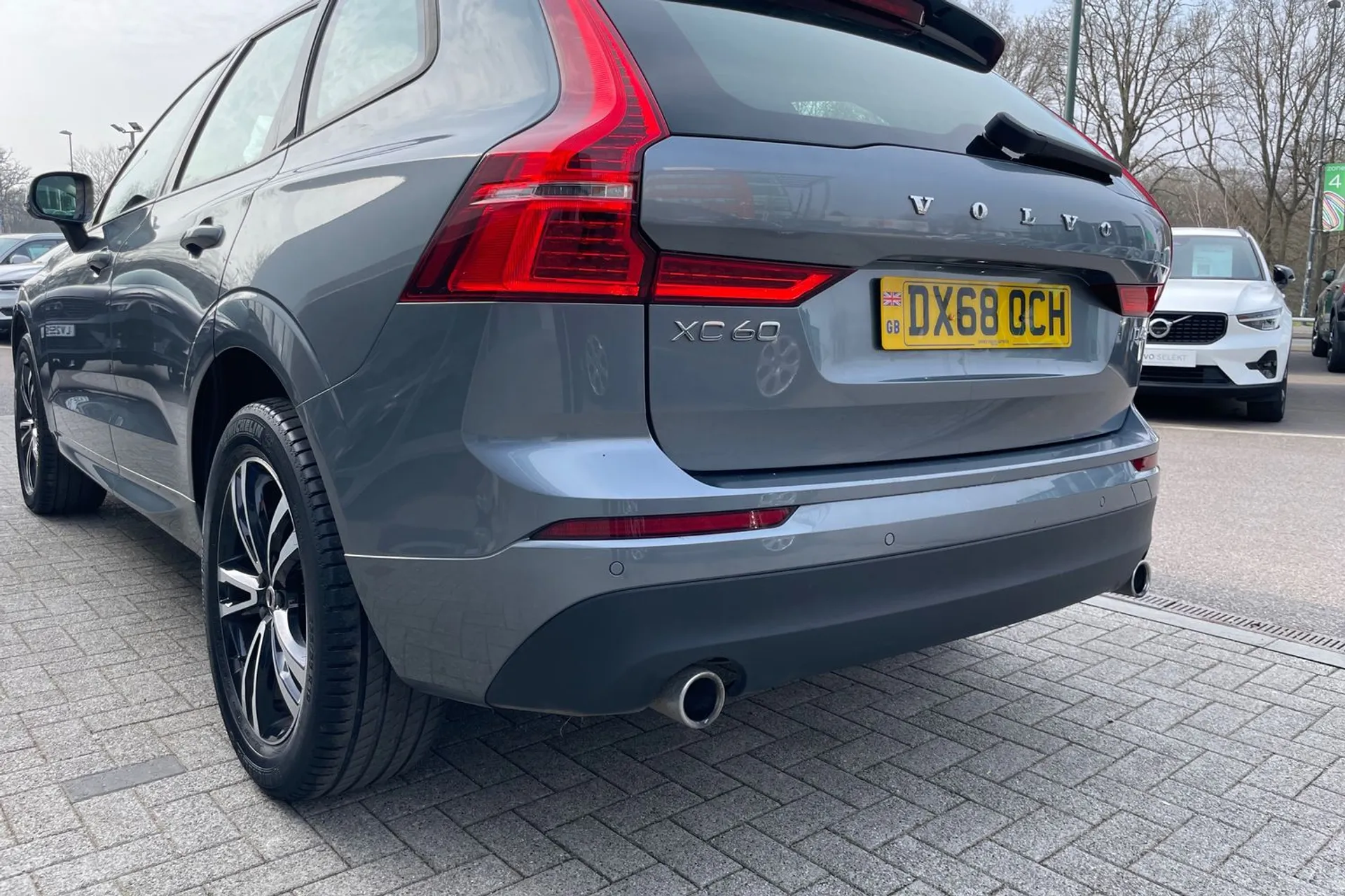 Volvo XC60 thumbnail image number 17
