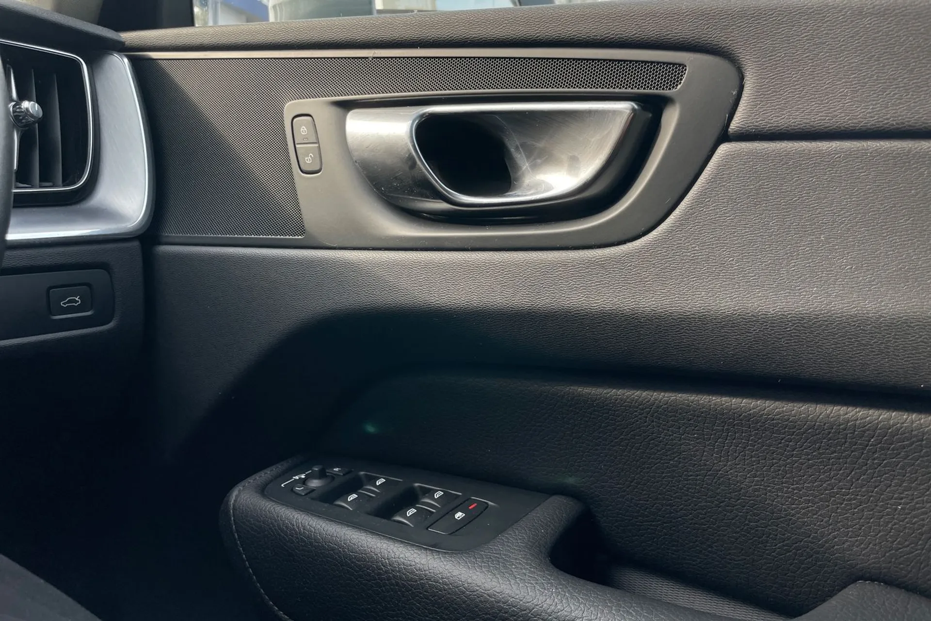 Volvo XC60 thumbnail image number 39