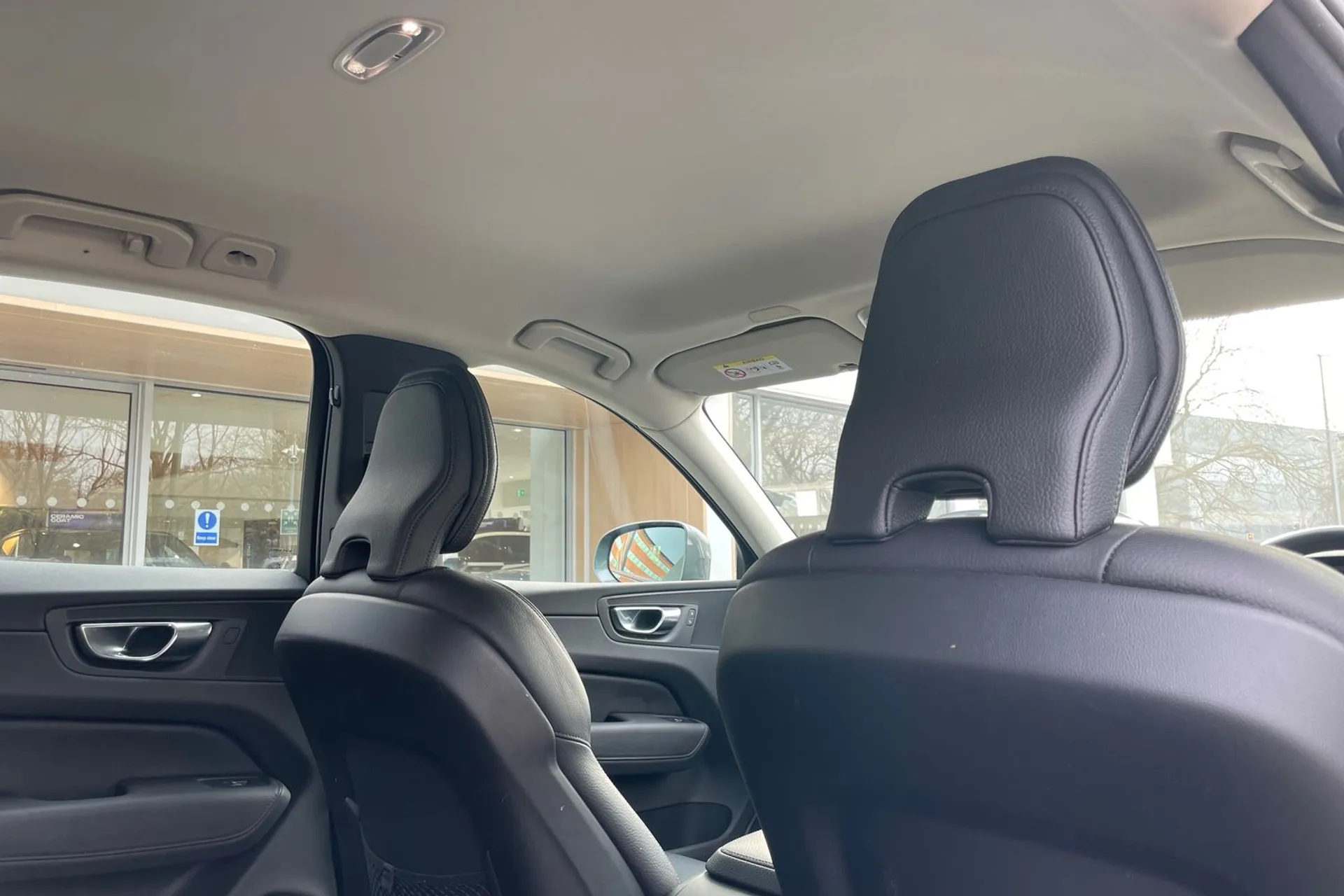 Volvo XC60 thumbnail image number 23