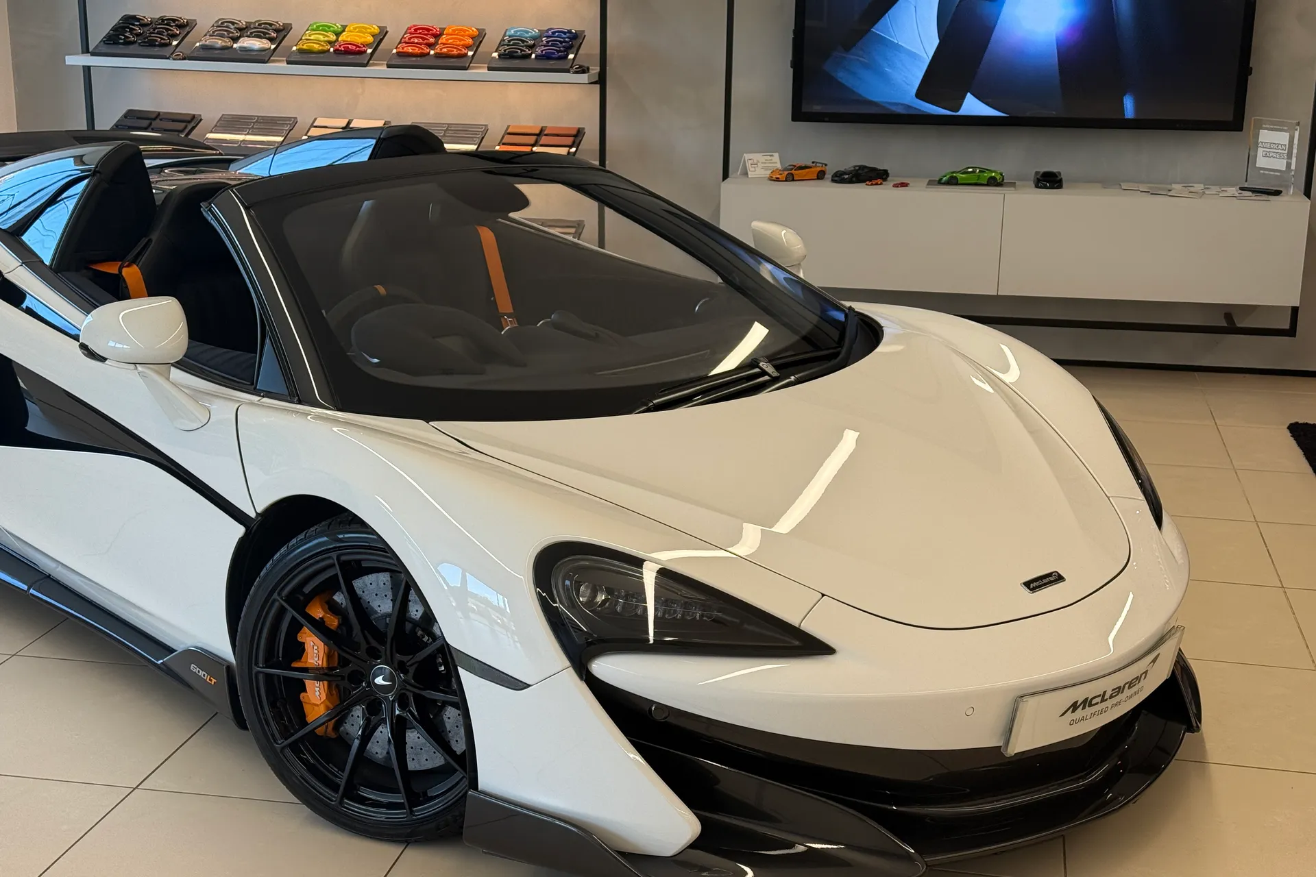 McLaren 600LT thumbnail image number 2