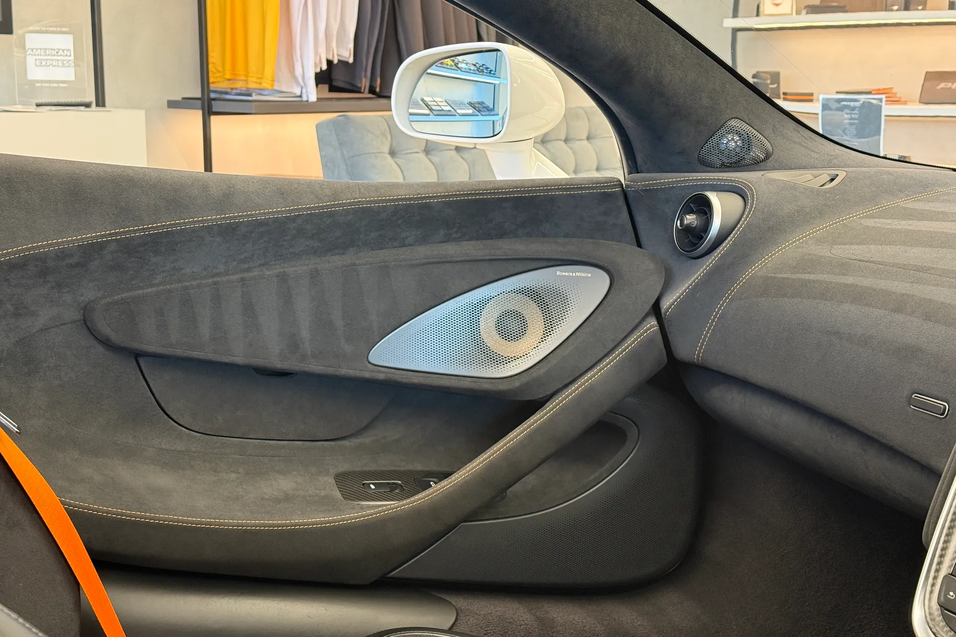 McLaren 600LT thumbnail image number 16