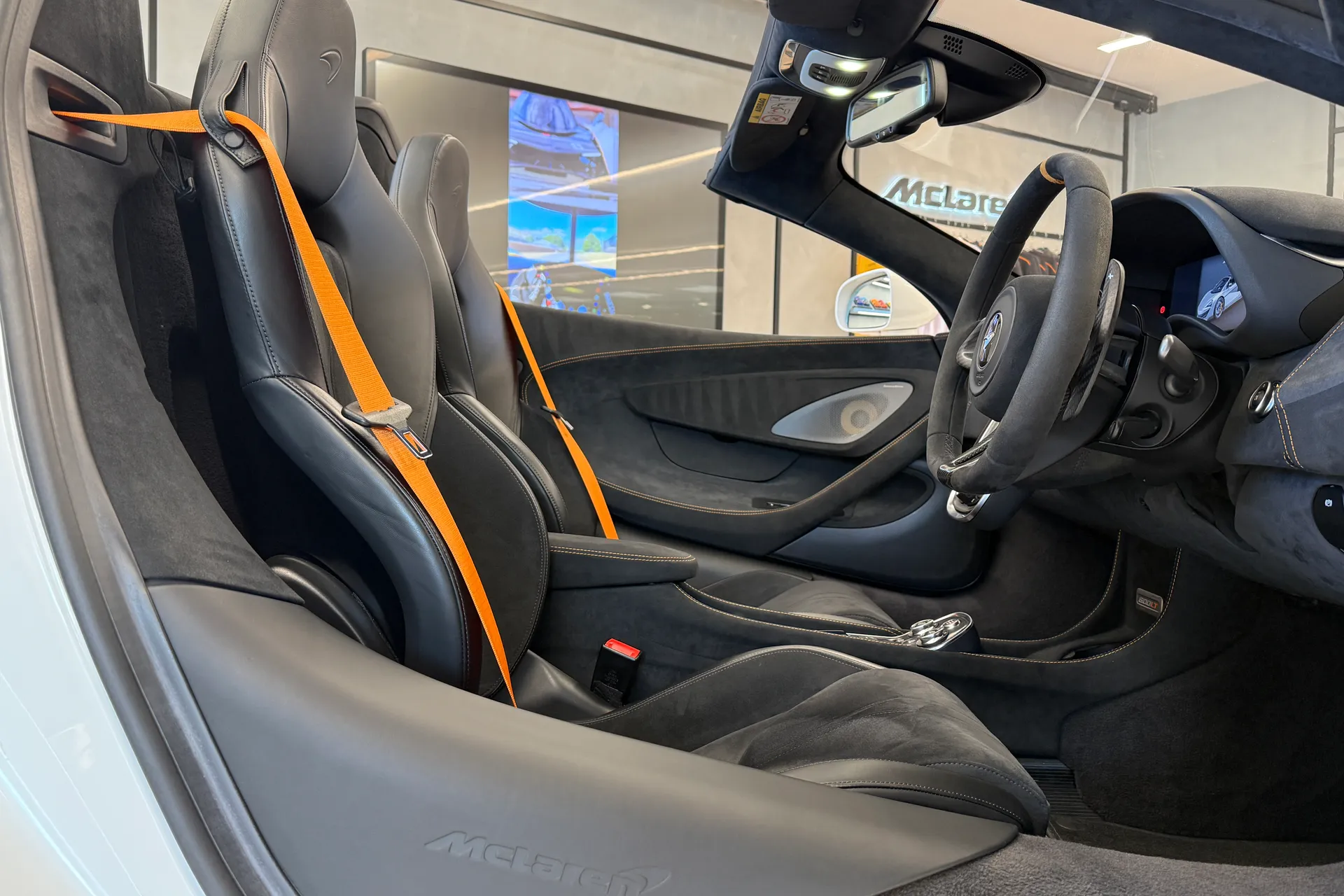 McLaren 600LT thumbnail image number 10