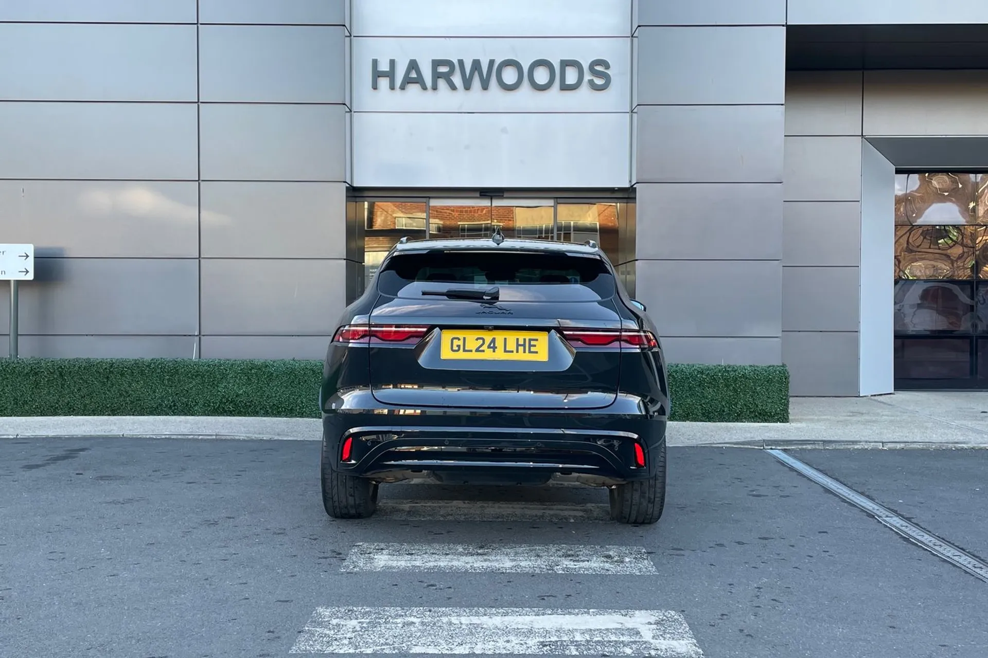 Jaguar F-PACE thumbnail image number 7