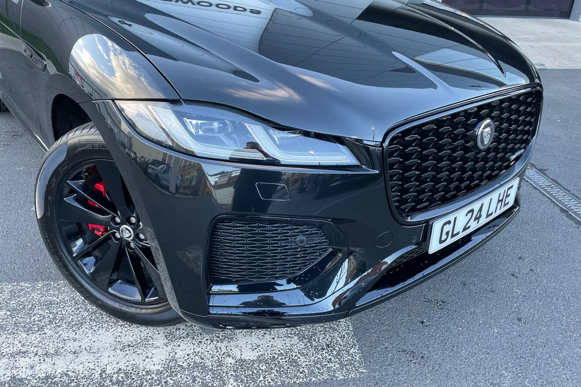 Jaguar F-PACE thumbnail image number 14