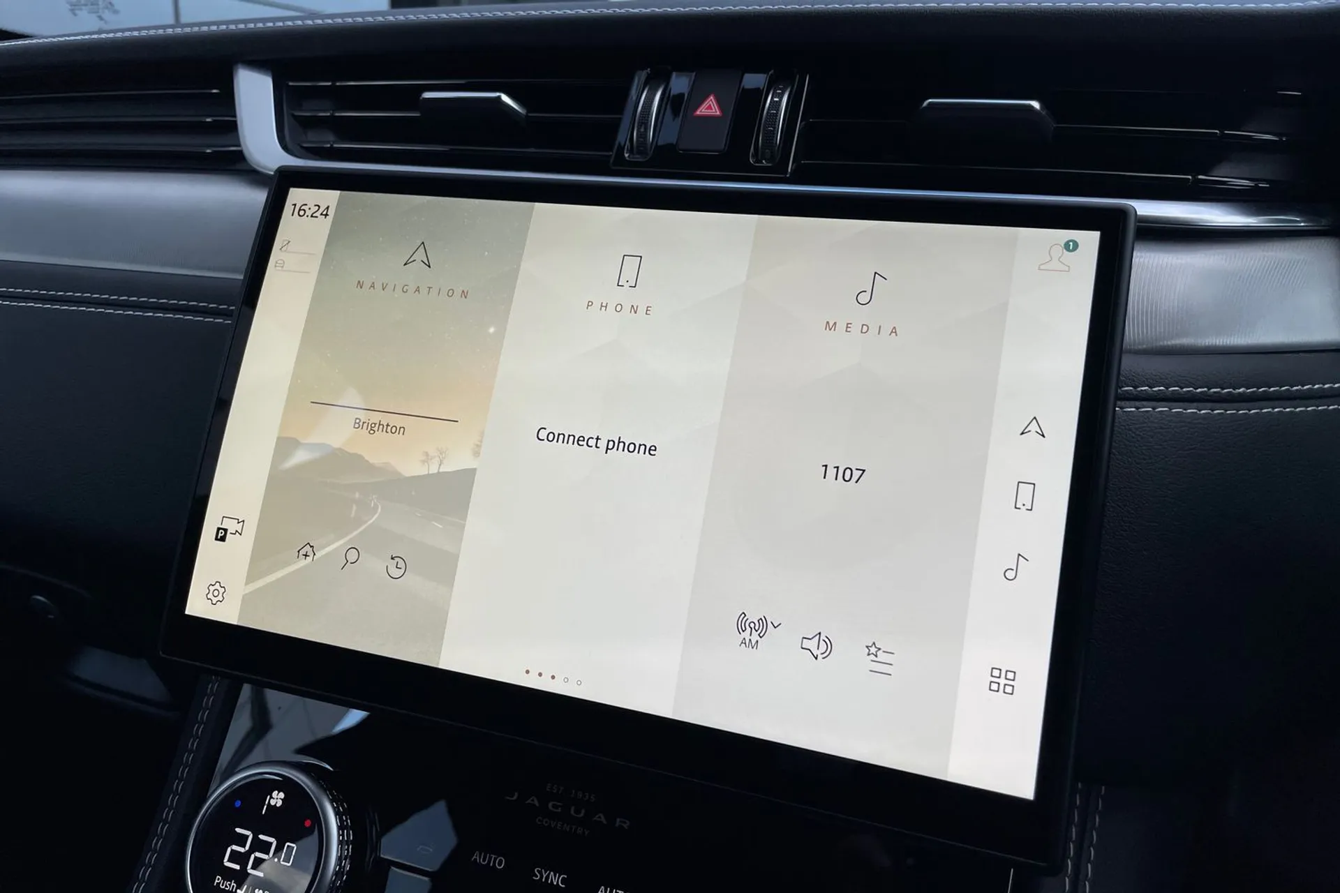 Jaguar F-PACE thumbnail image number 53