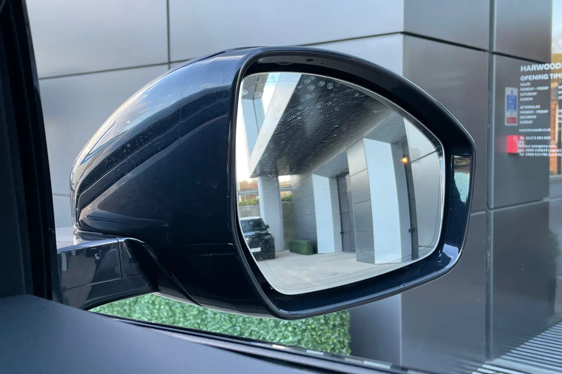 Jaguar F-PACE thumbnail image number 8