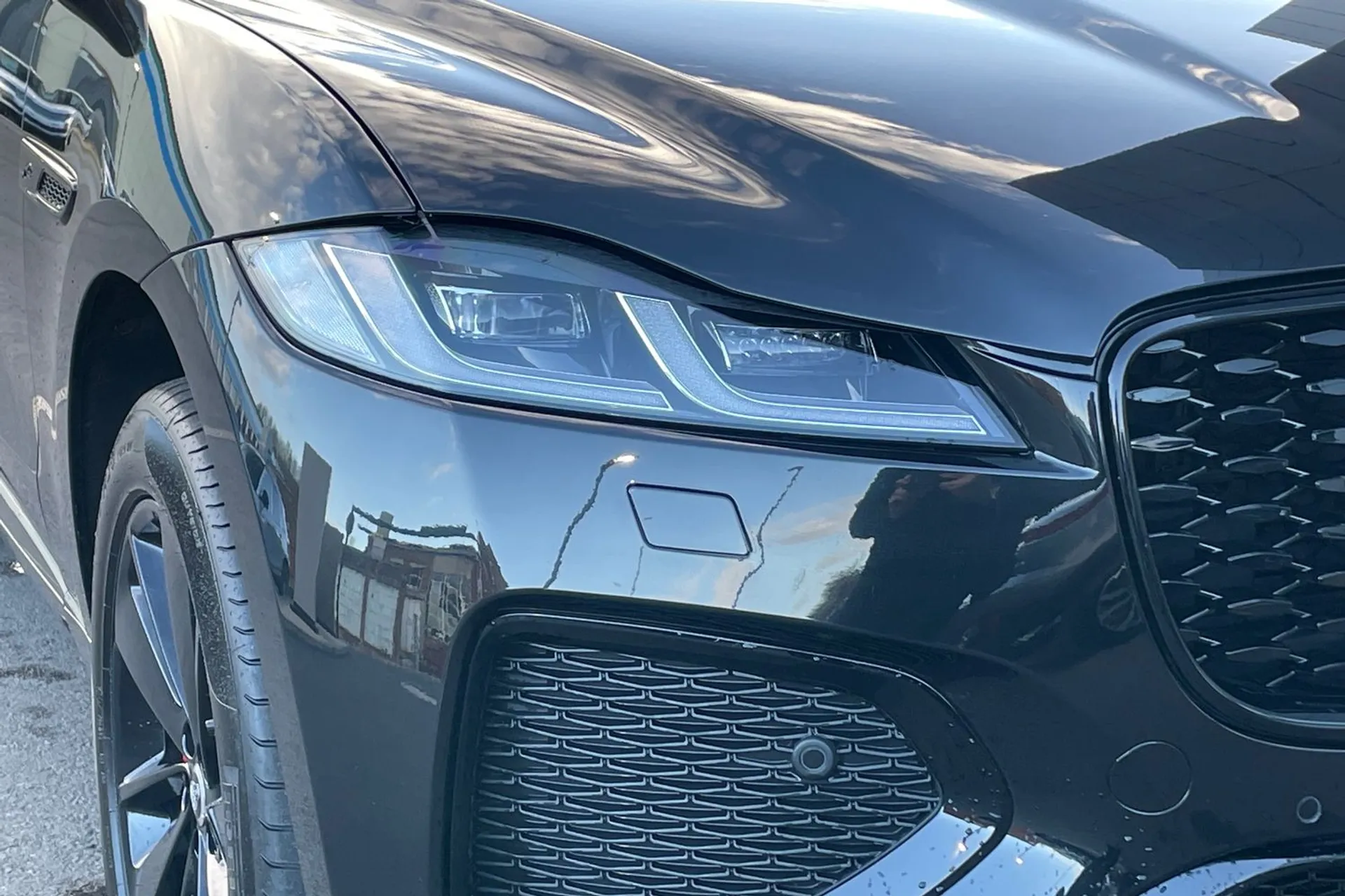 Jaguar F-PACE thumbnail image number 60