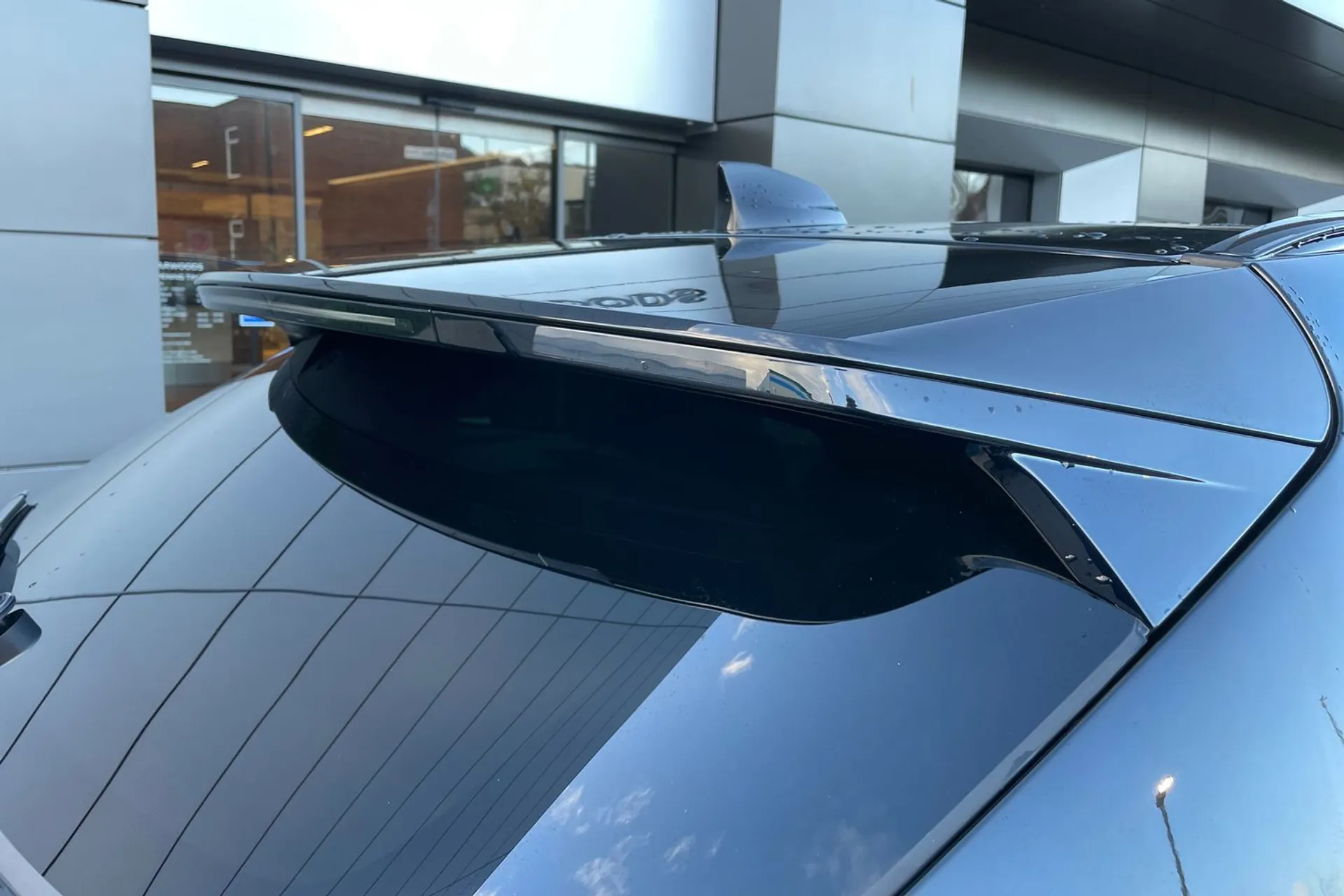 Jaguar F-PACE thumbnail image number 20