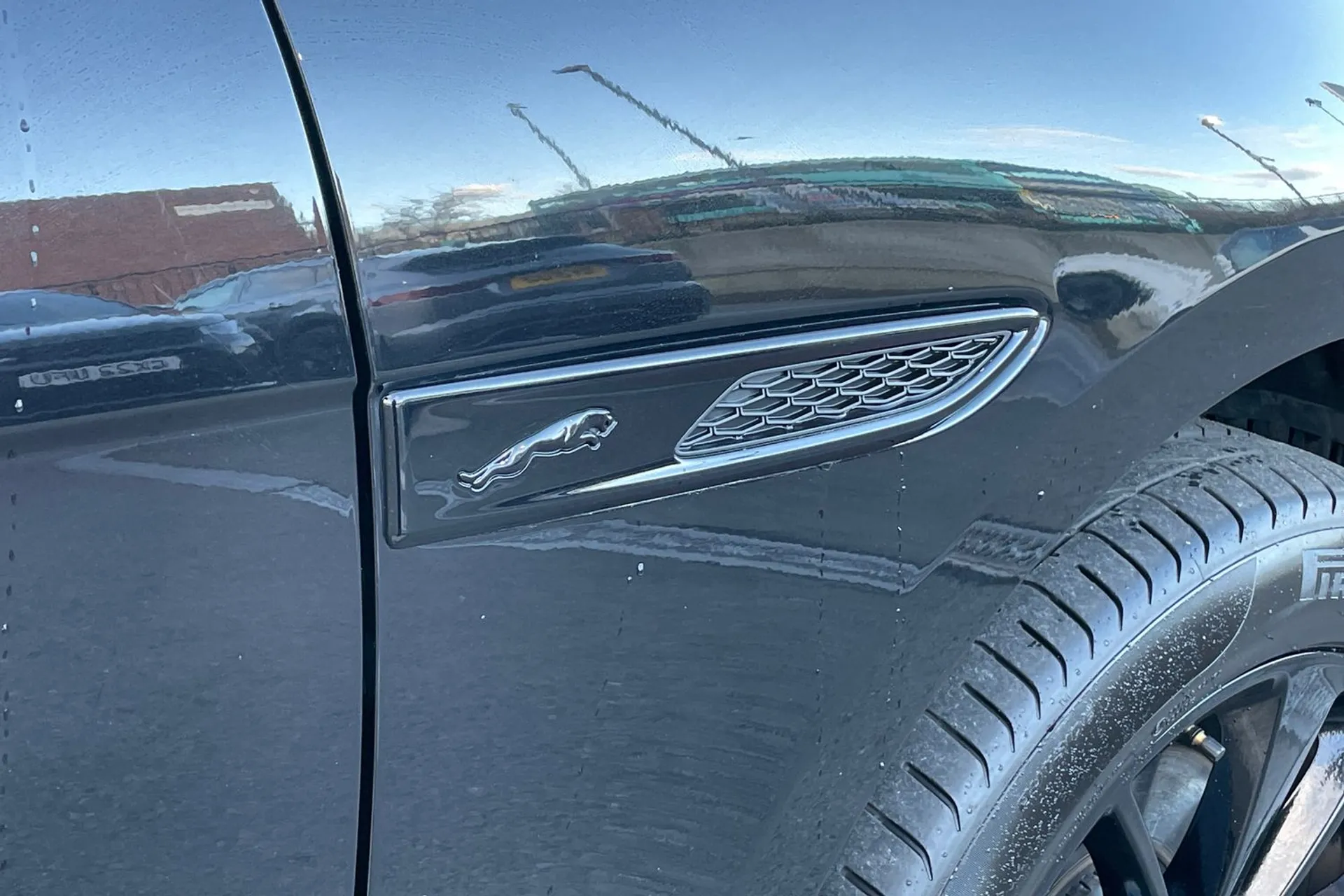 Jaguar F-PACE thumbnail image number 61