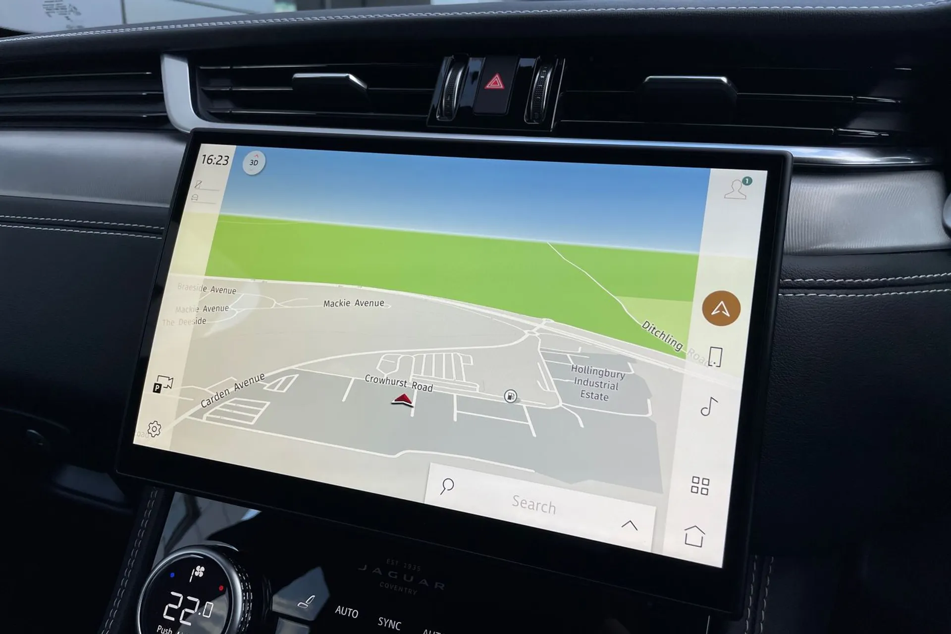 Jaguar F-PACE thumbnail image number 5