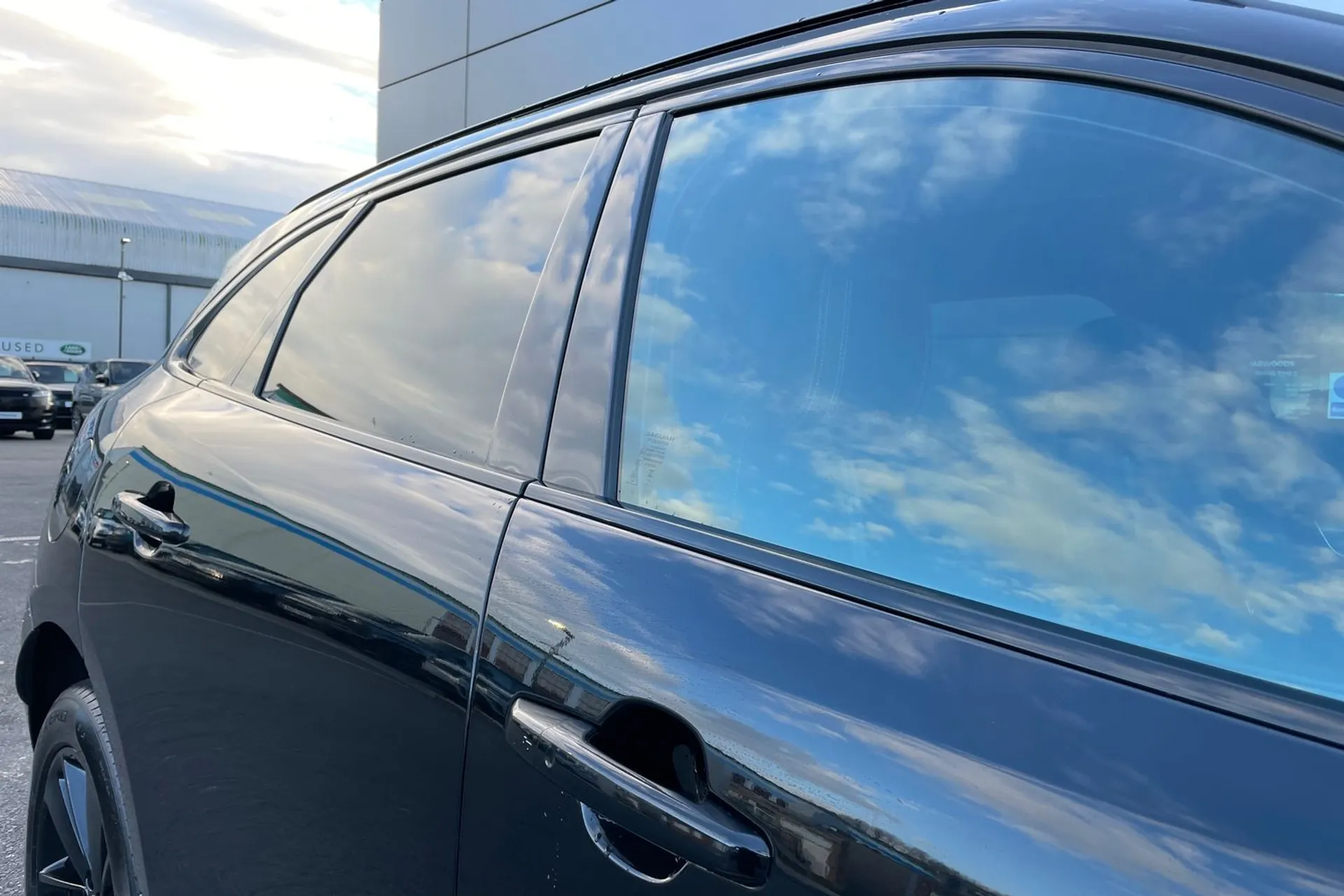 Jaguar F-PACE thumbnail image number 19