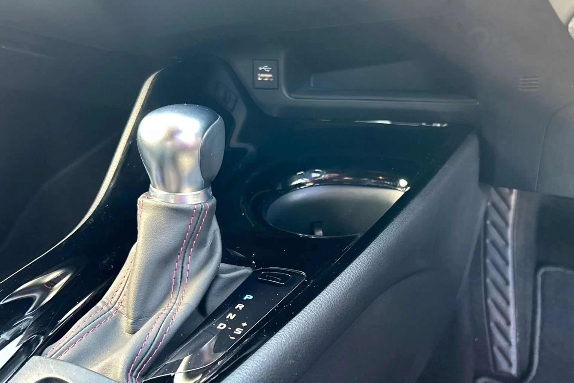 TOYOTA C-HR thumbnail image number 51