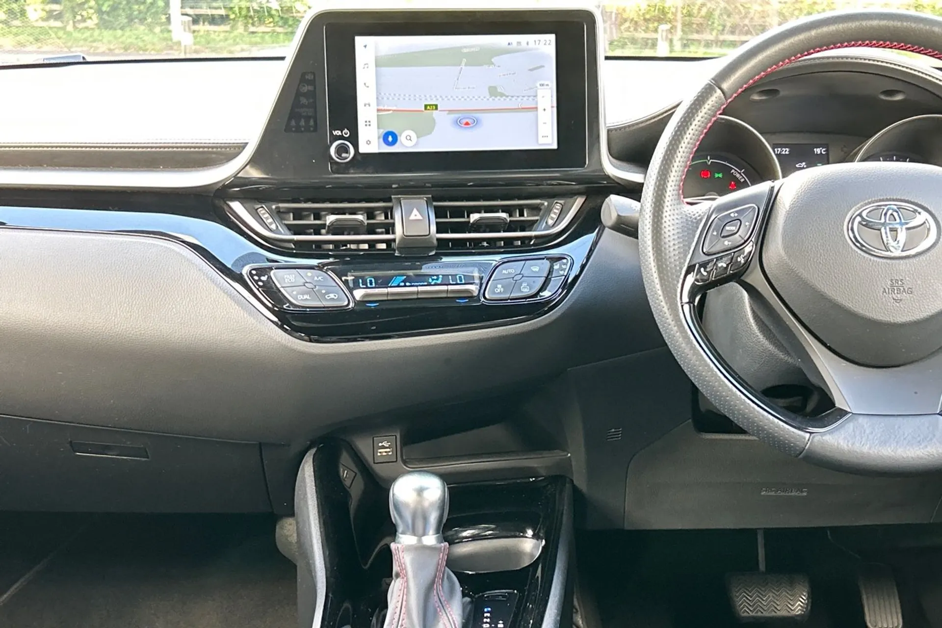 TOYOTA C-HR thumbnail image number 40