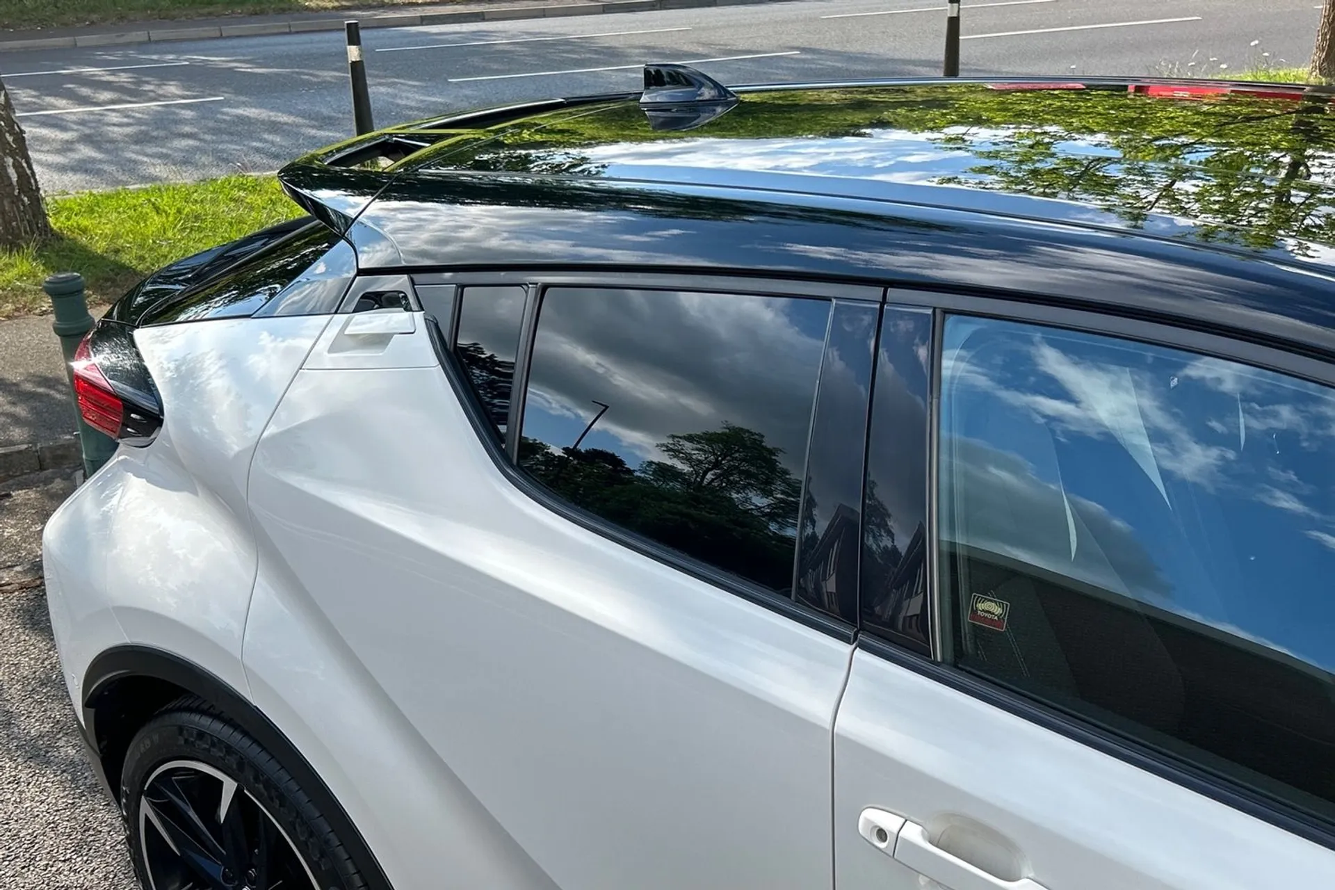 TOYOTA C-HR thumbnail image number 31