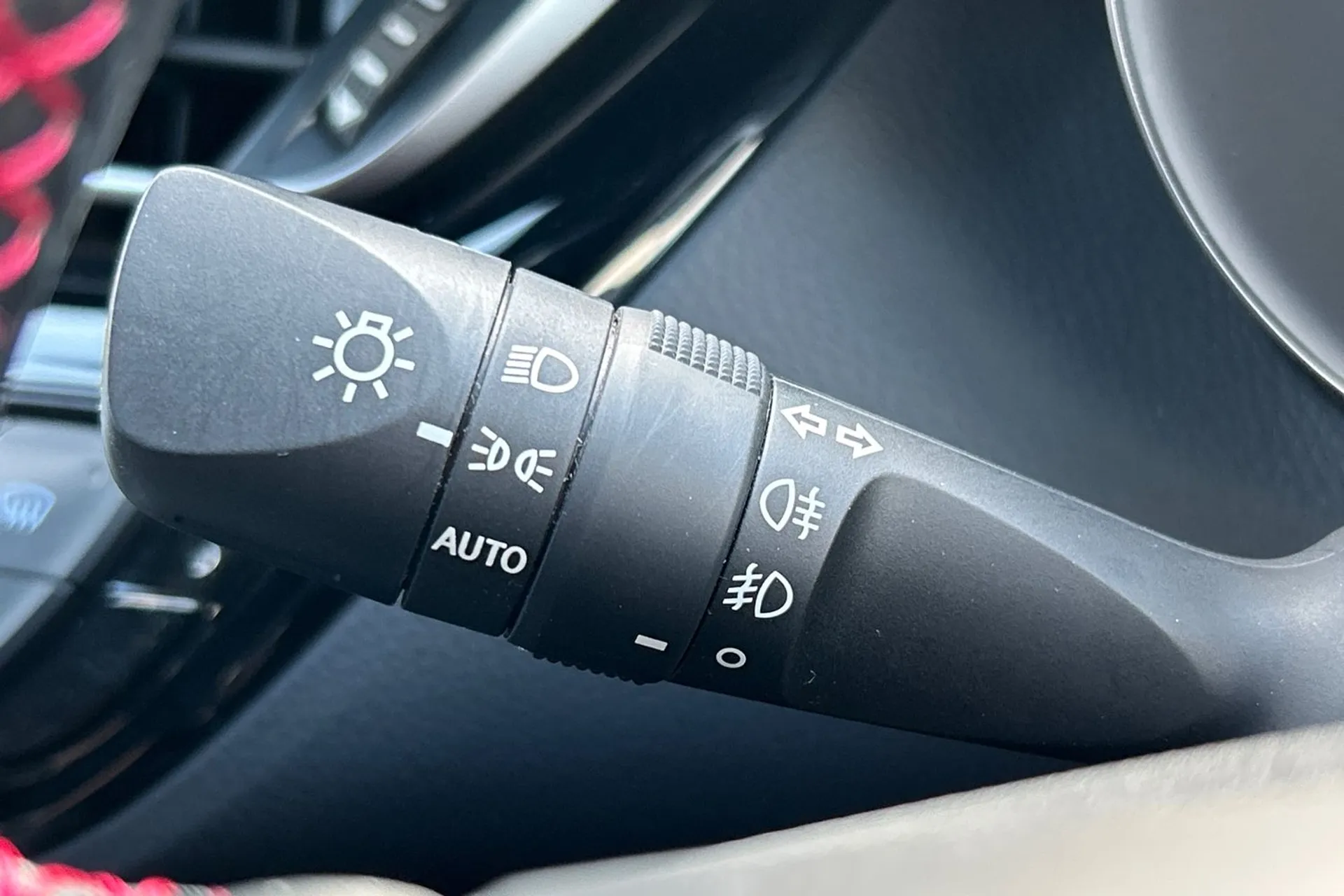 TOYOTA C-HR thumbnail image number 58