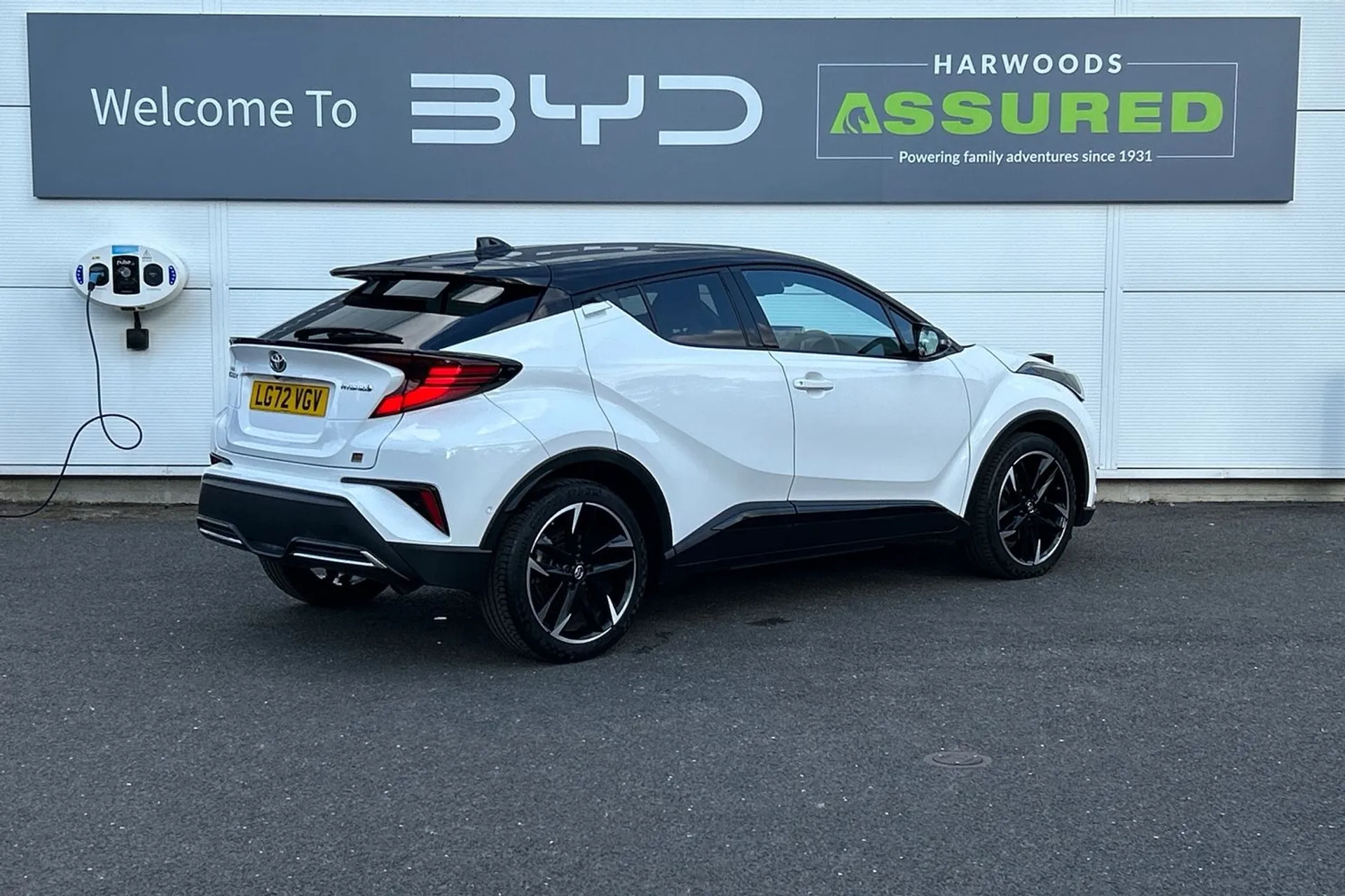 TOYOTA C-HR thumbnail image number 6