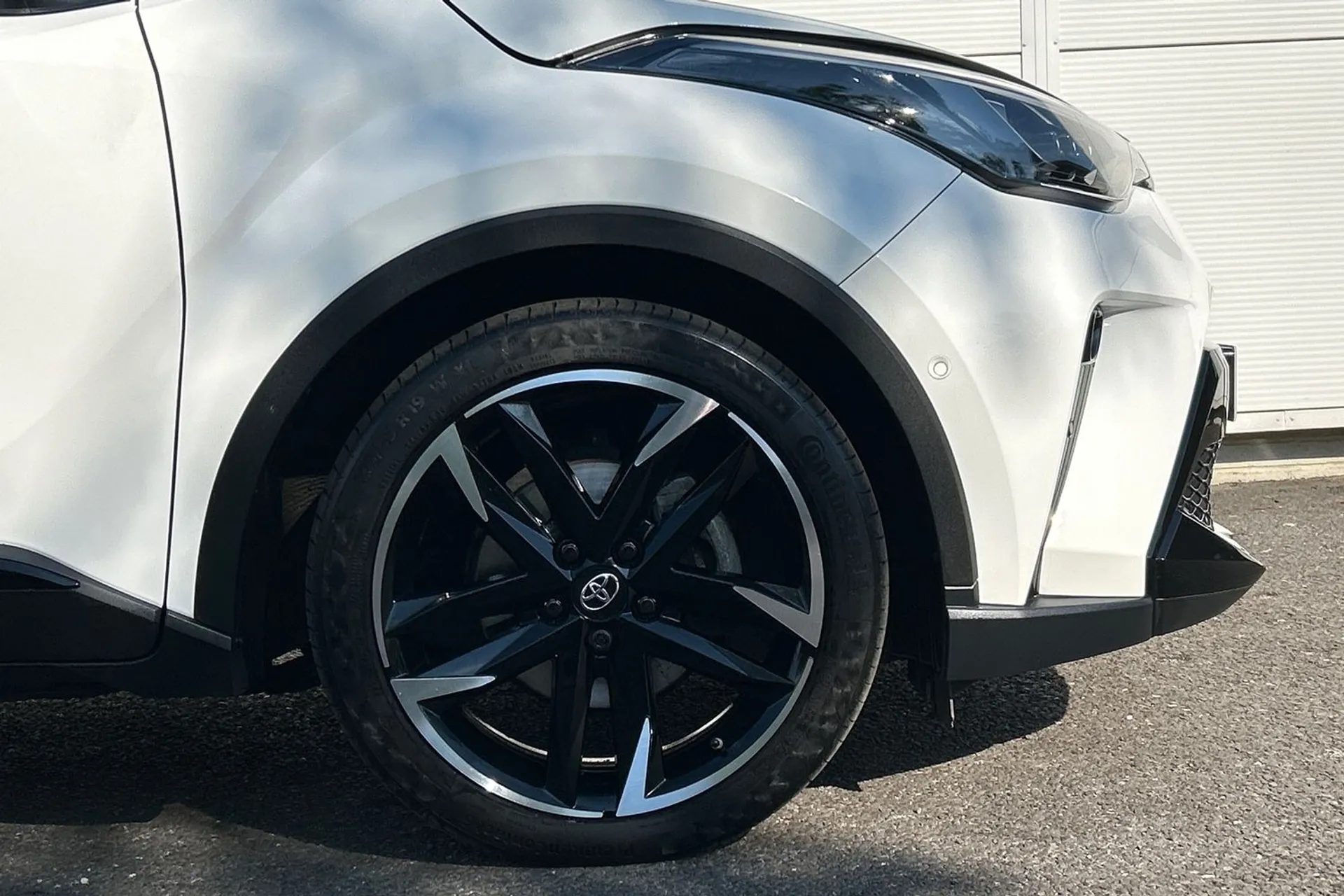 TOYOTA C-HR thumbnail image number 22