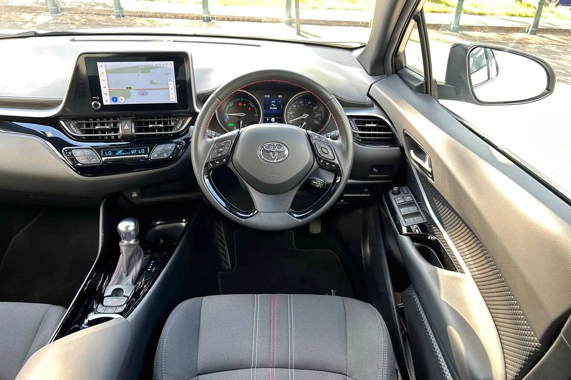 TOYOTA C-HR thumbnail image number 42